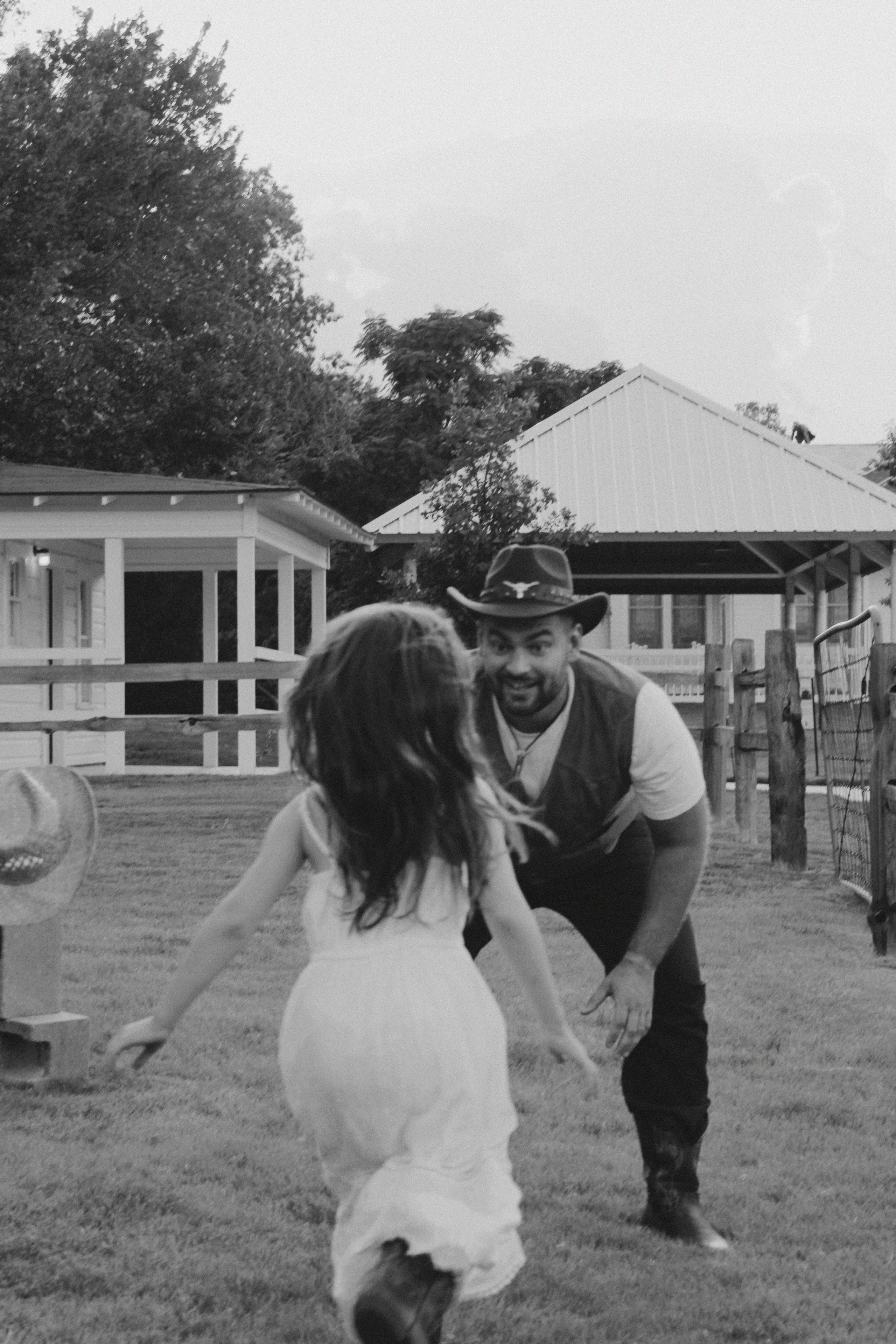 Texas Countryside Family Photoshoot in Cowboy Style. Lana Petrychenko — Portrait & Family Photographer. Valencia, Spain