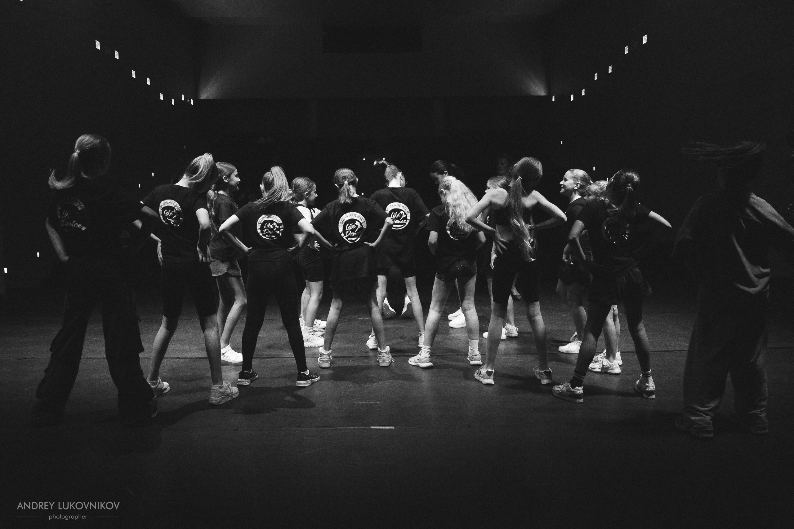 Entre bastidores del concierto final de Like Dance: momentos brillantes tras las cámaras