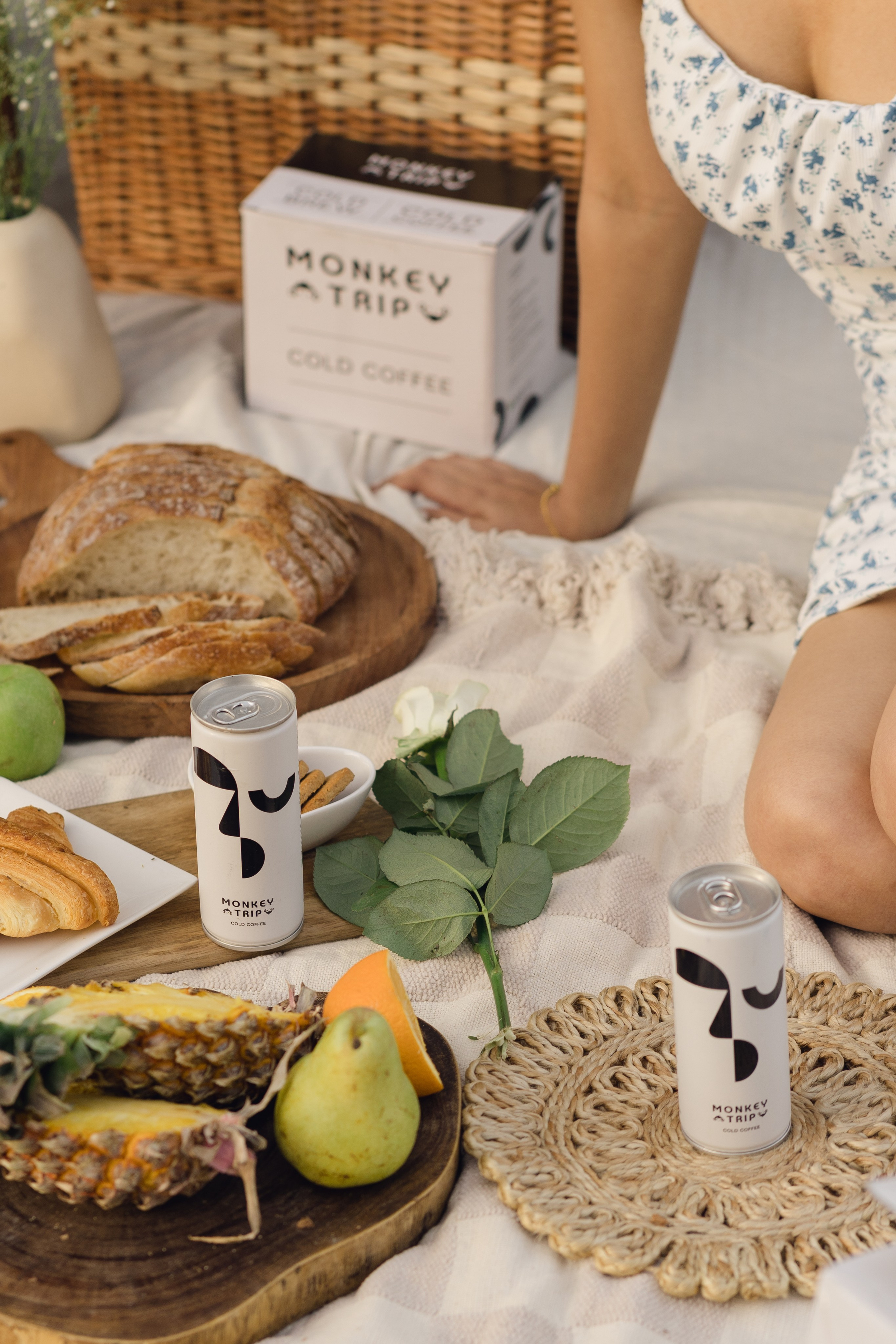 Product Styling for Monkeytrip beverage