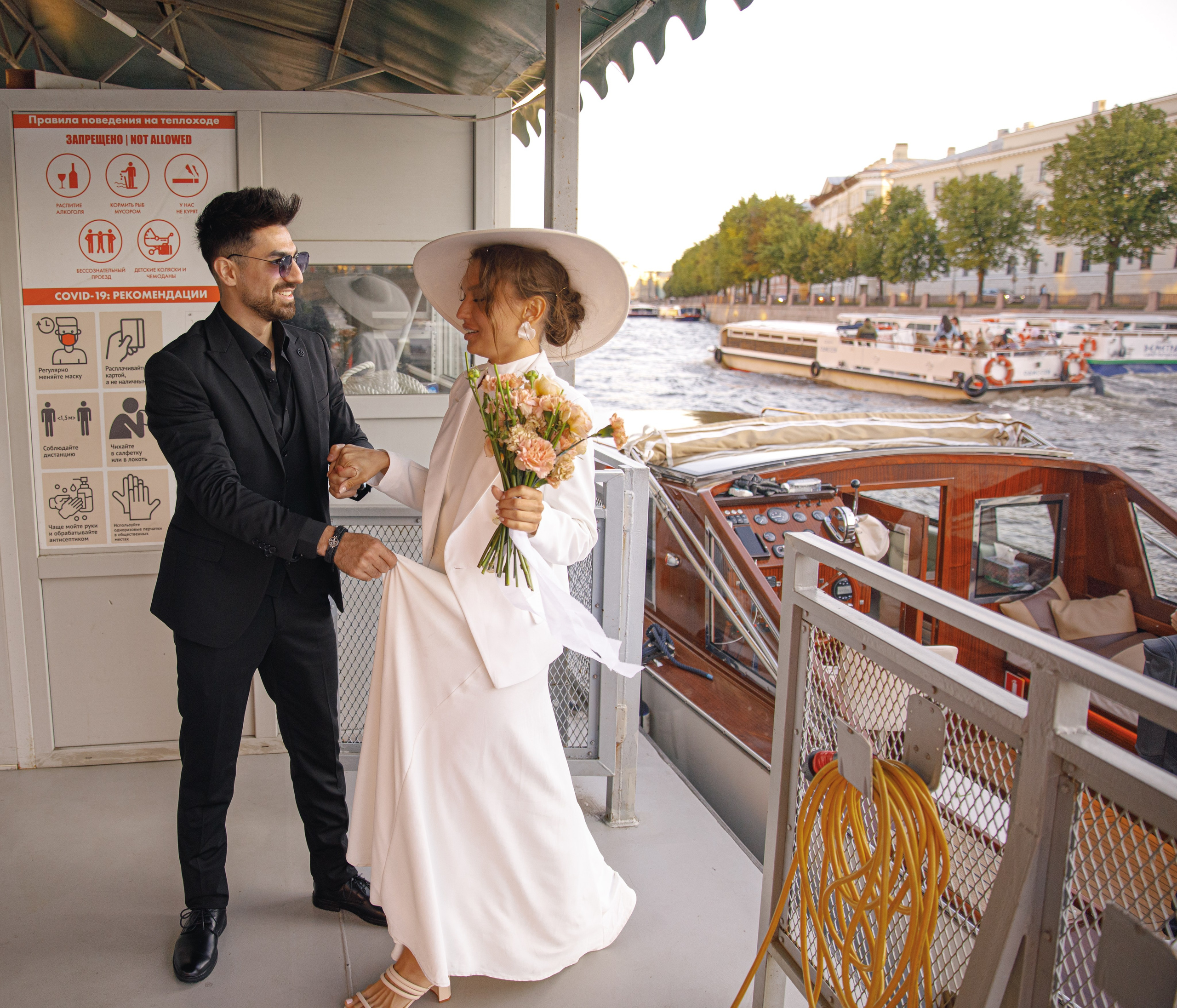 Dress Journal 1. WORLDWIDE PHOTOGRAPHER