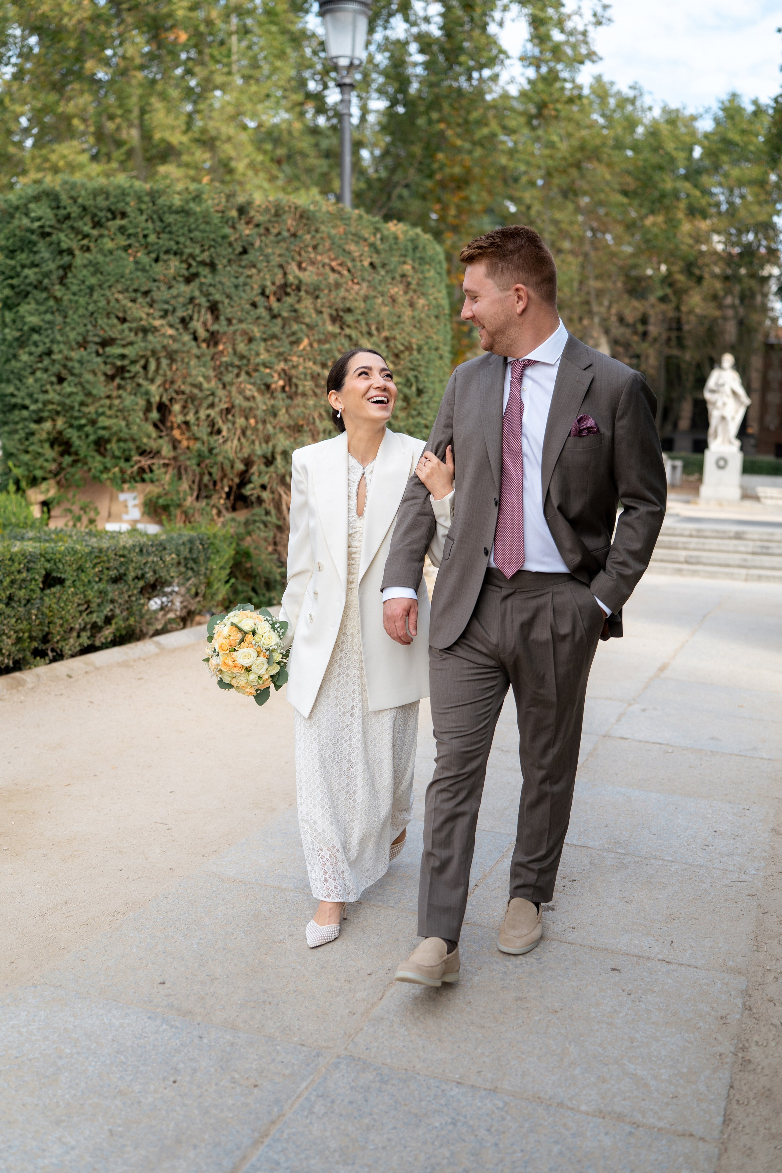 Elopement photoshoot in Madrid city centre. Fotógrafo en Madrid, España. Alyona Belyaninova