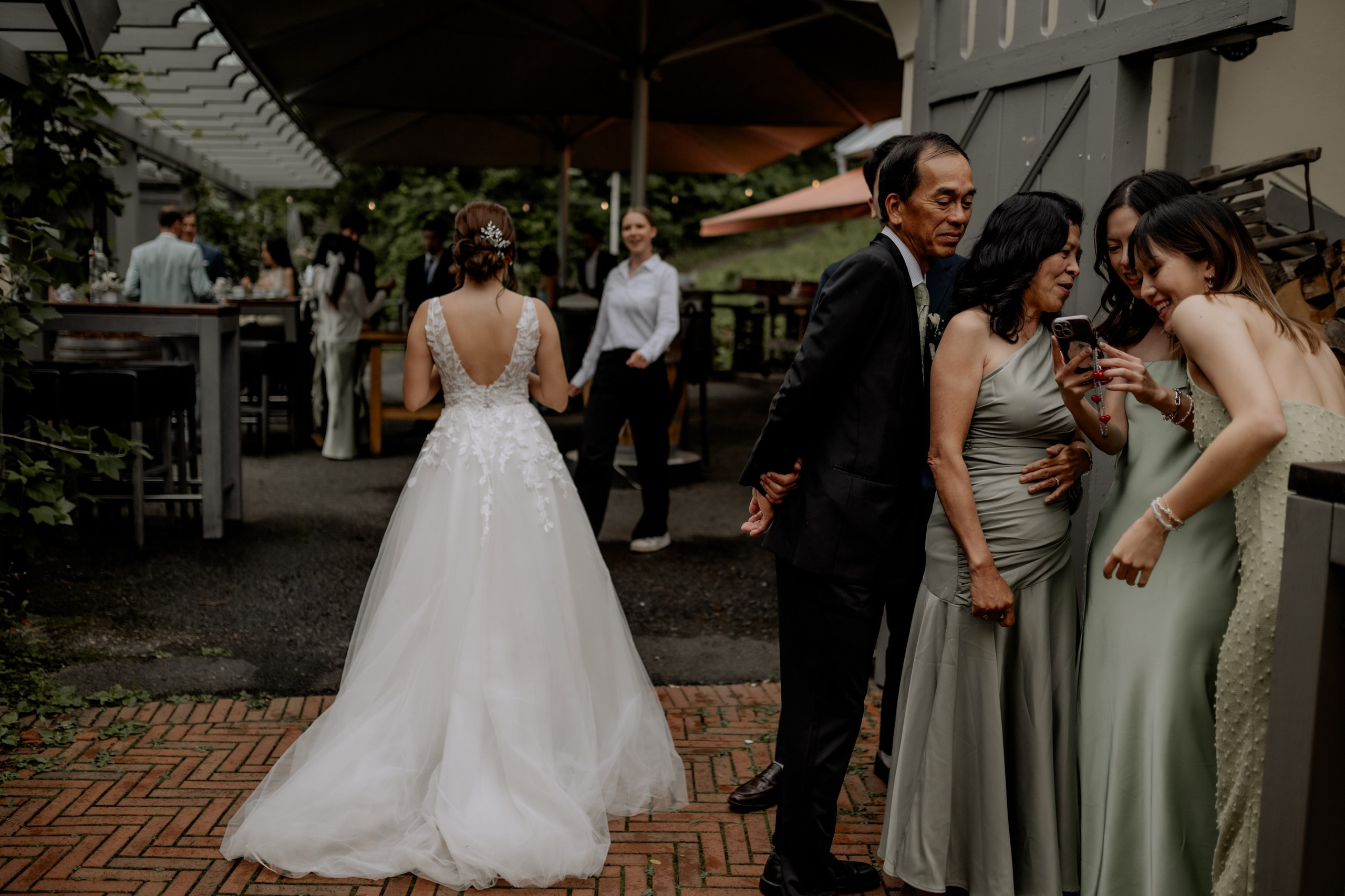 Chom & Kevin | Romantische Hochzeitsbilder in Würzburg – Hochzeitsfotografin Anna Saribekyan. Hochzeitsfotograf Würzburg | Anna Saribekyan