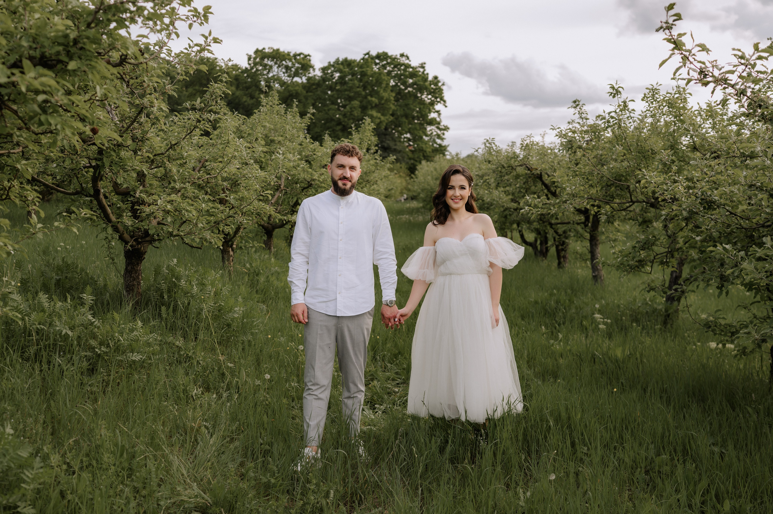 Magda + Andrei | Lovers in the garden. Proud Vision Weddings | Wedding Photography & Film — Servicii profesionale Foto Video Nunta Iasi