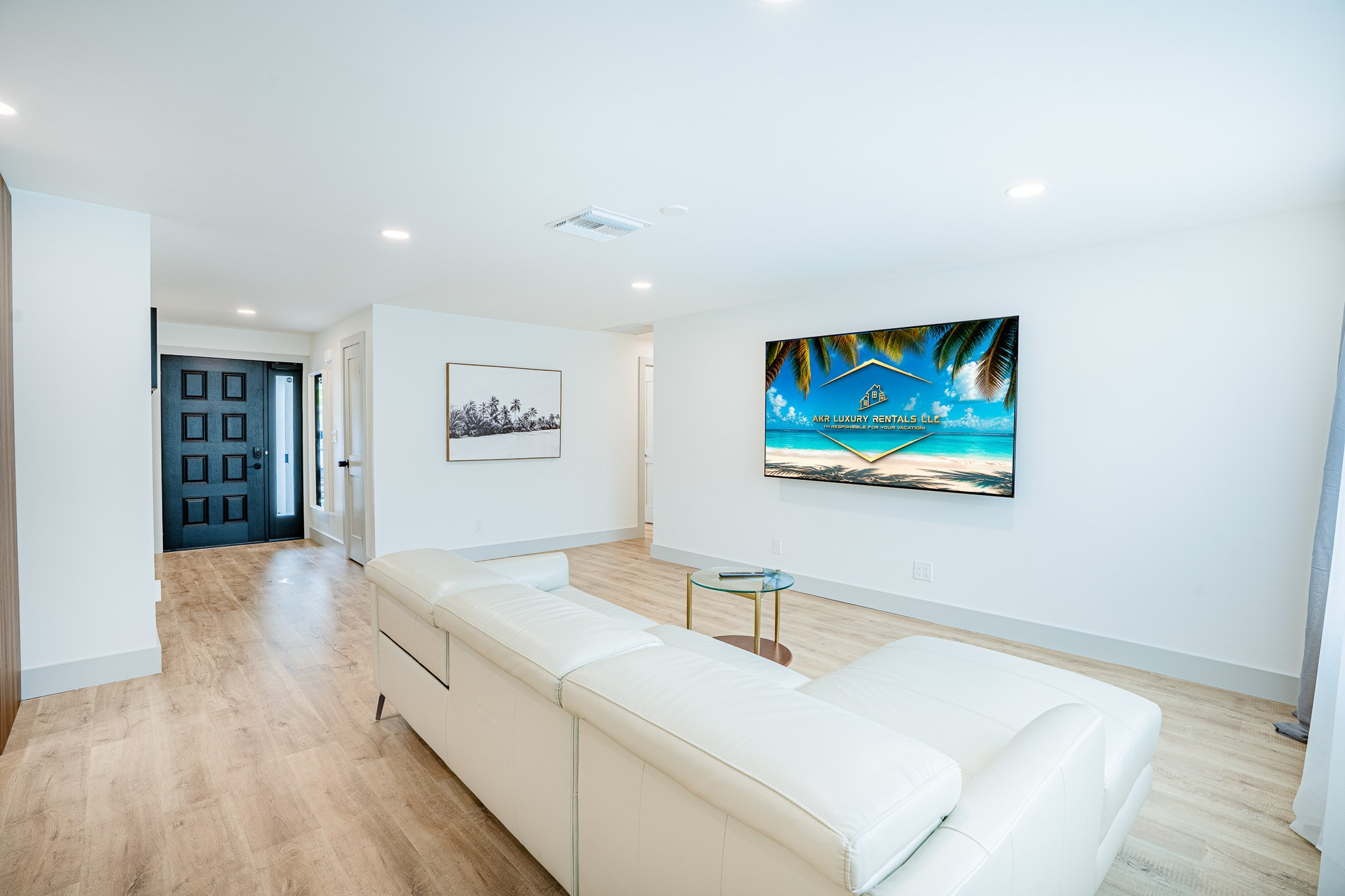 Airbnb: Real Estate 01. Welcome to my video and photo world!
