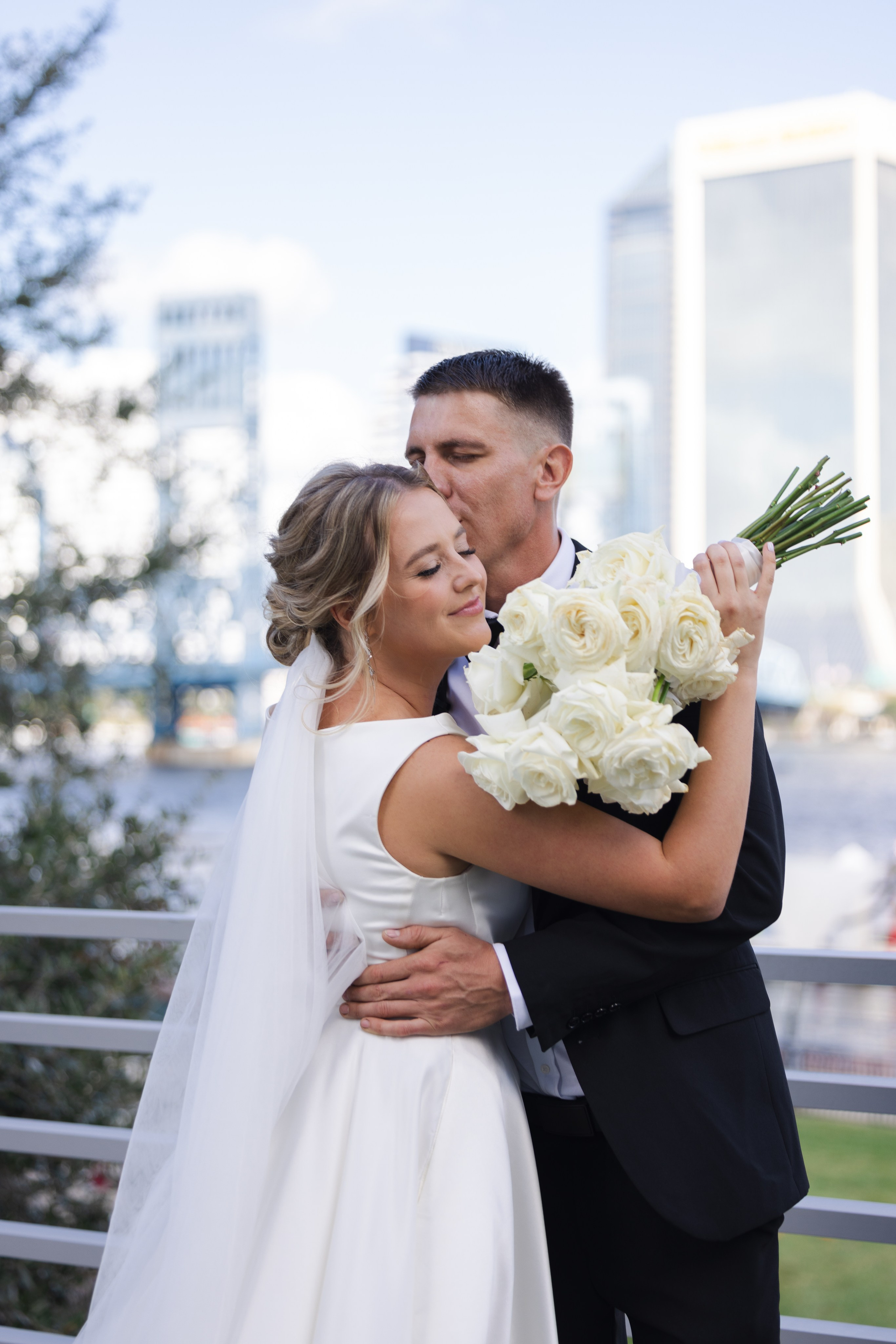 Wedding photography. Eikanmedia | Photographer and videographer capturing weddings, families, engagements, pregnancy & newborns | Vancouver, WA | USA