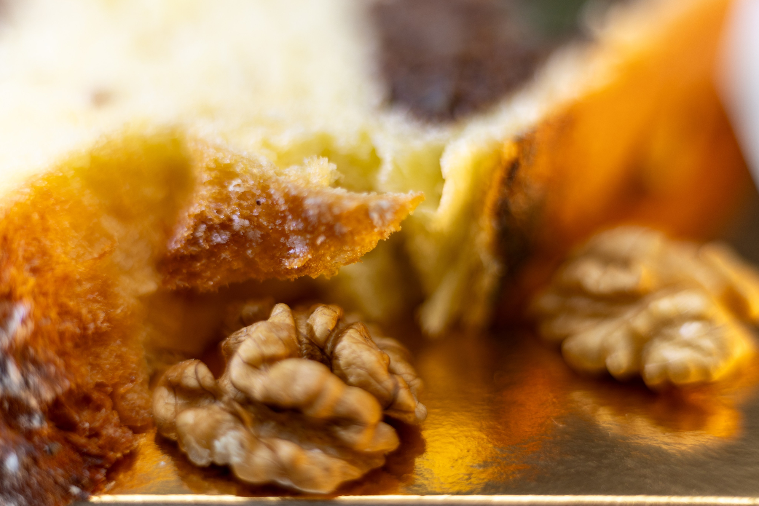 Fotograf. Lucrez cu oameni, produse și spații. Portret și fotografie creativă. Bacău, România. Lidia Savinoiu