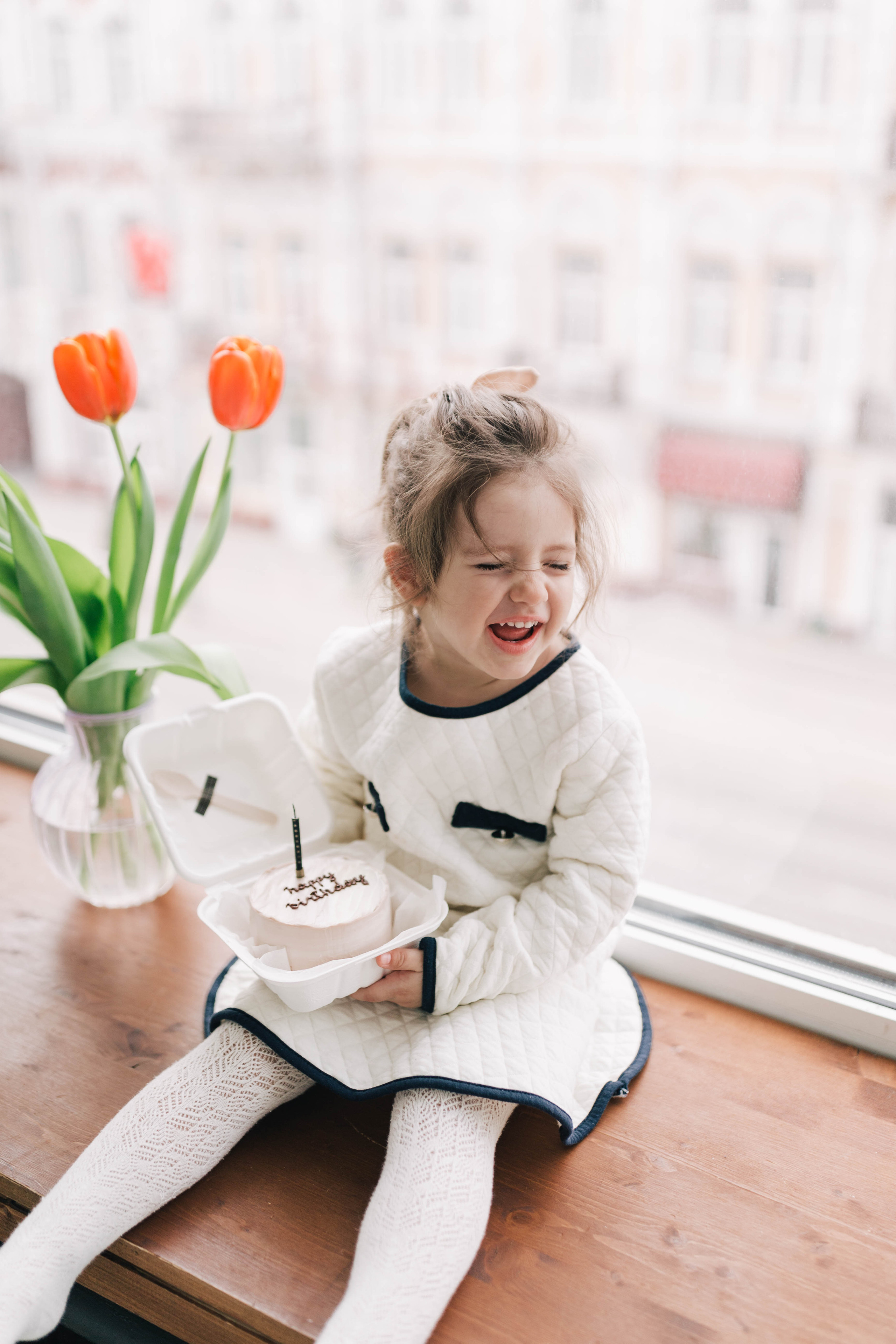 Birthday girl. Photographer Rouen, France