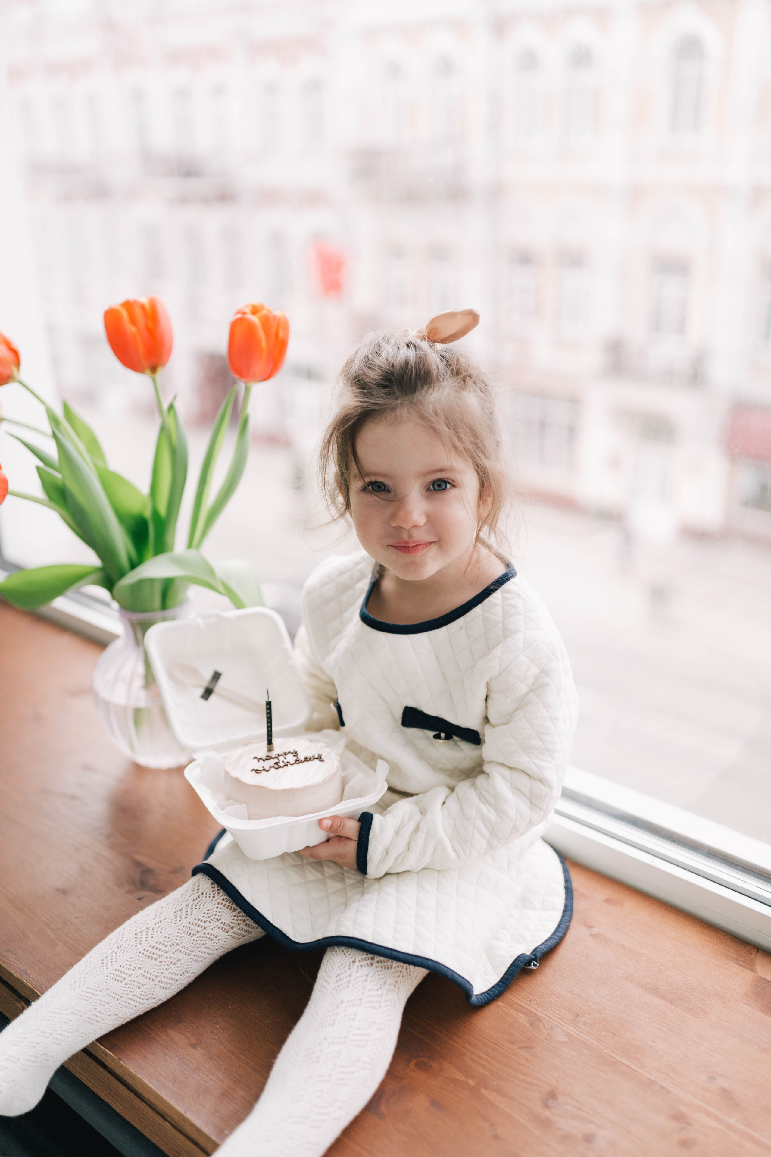Birthday girl. Photographer Rouen, France