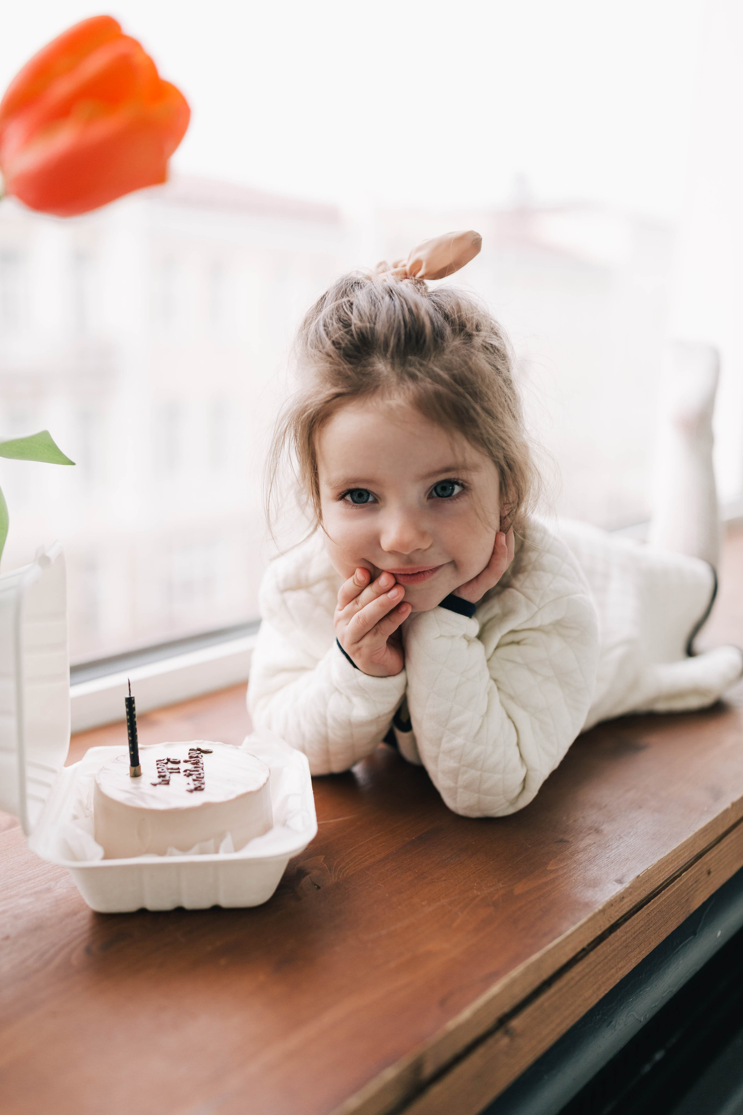 Birthday girl. Photographer Rouen, France