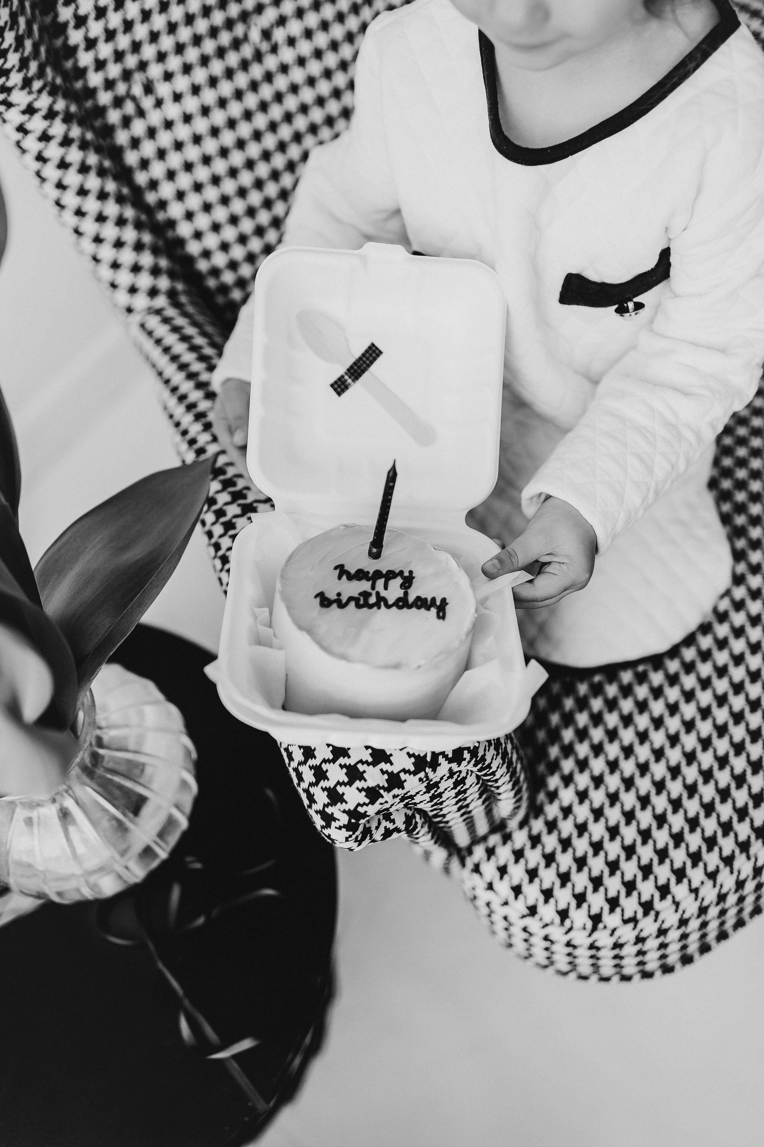 Birthday girl. Photographer Rouen, France