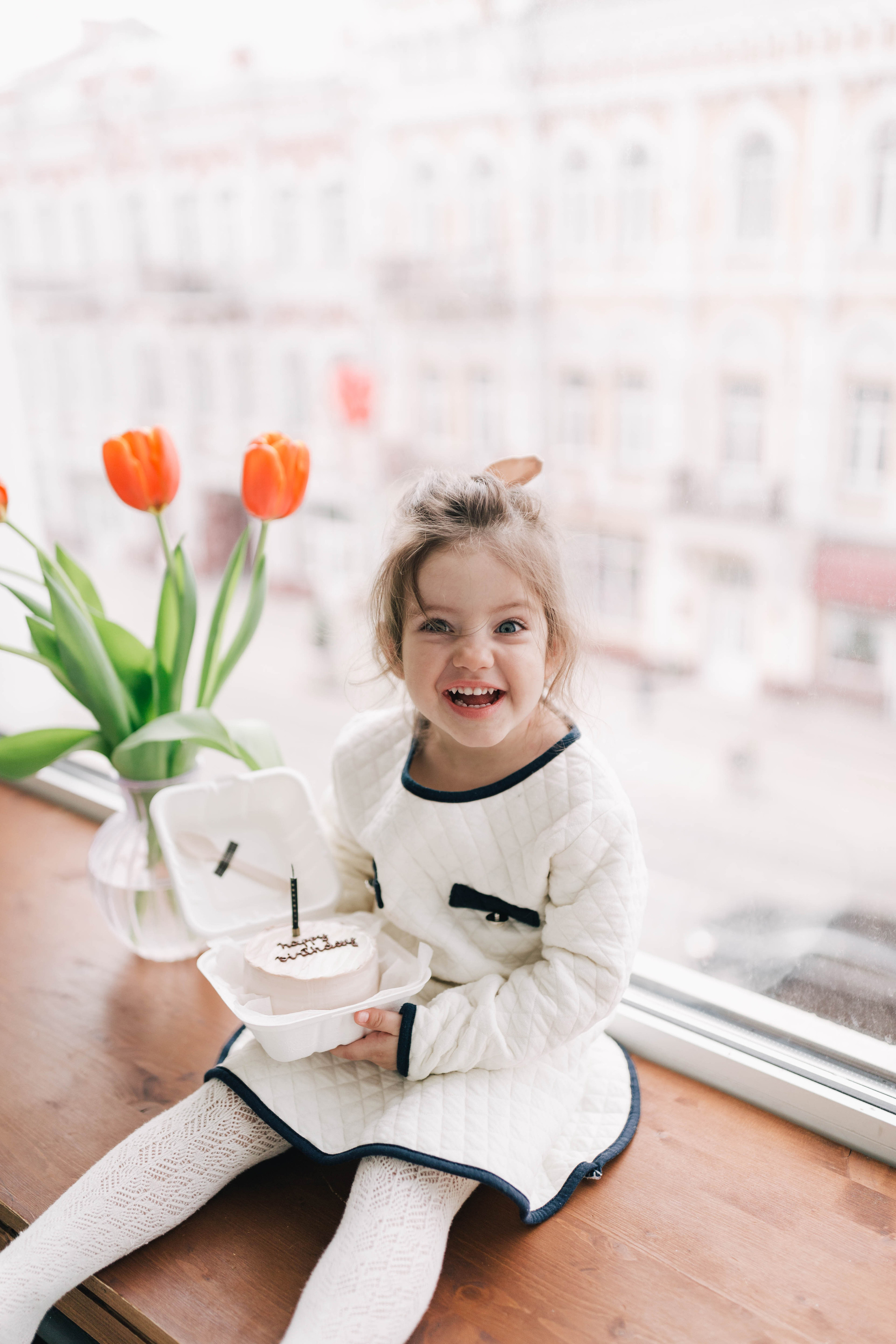 Birthday girl. Photographer Rouen, France