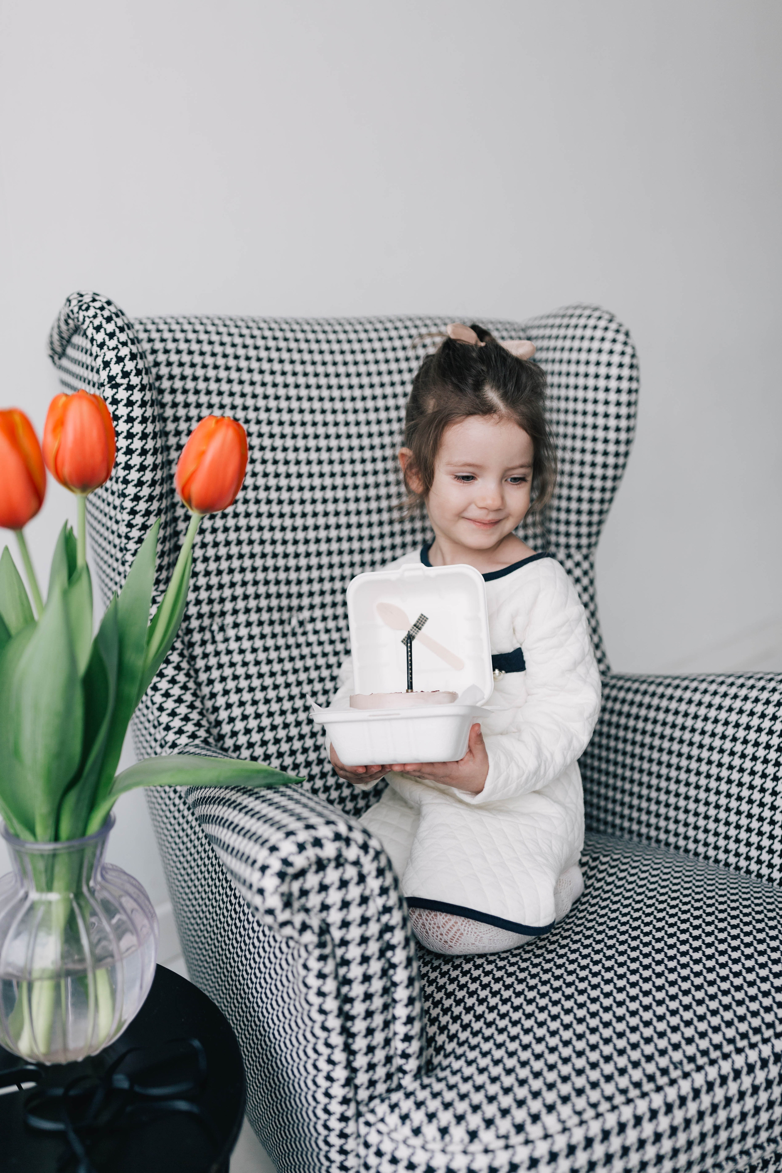 Birthday girl. Photographer Rouen, France