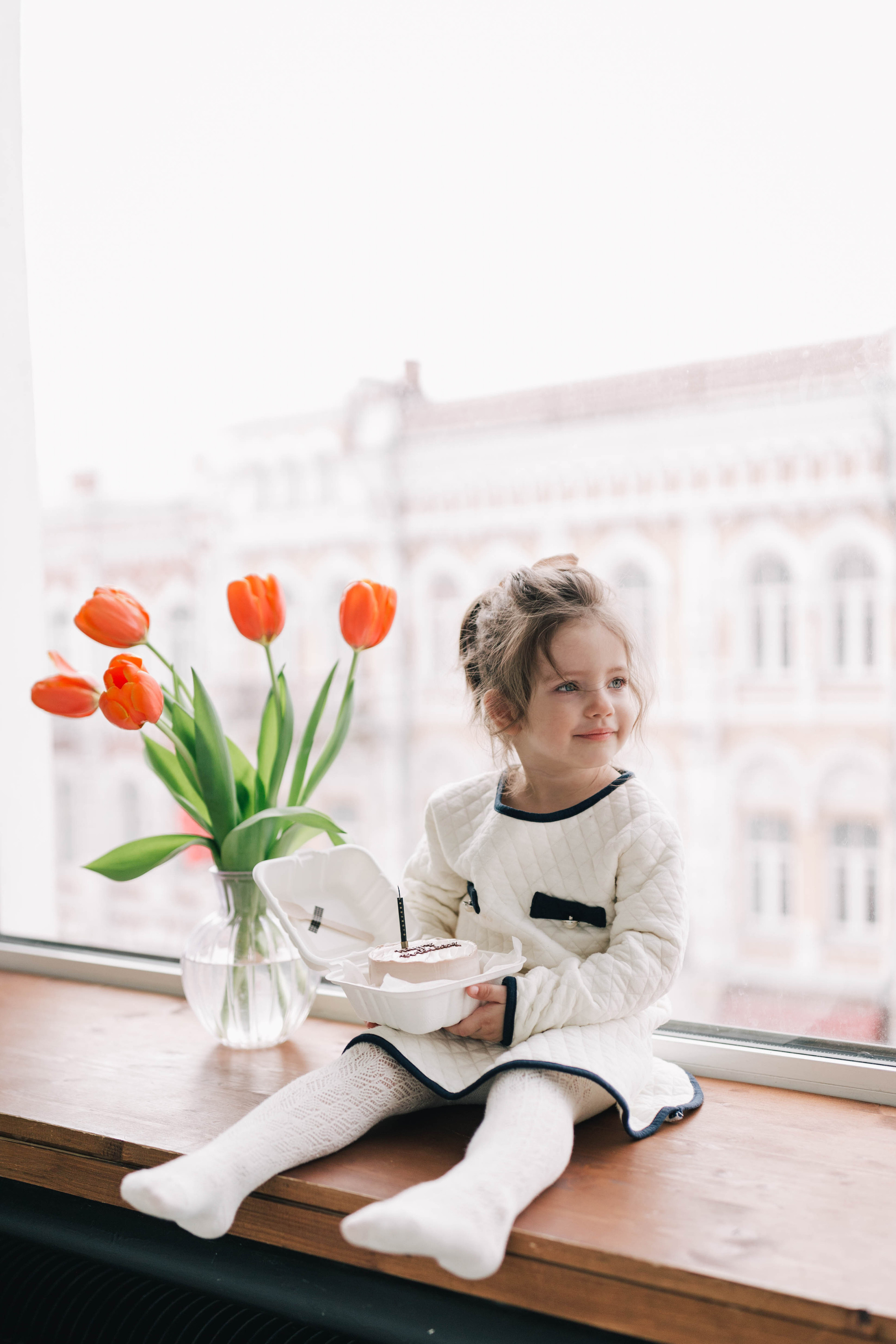 Birthday girl. Photographer Rouen, France