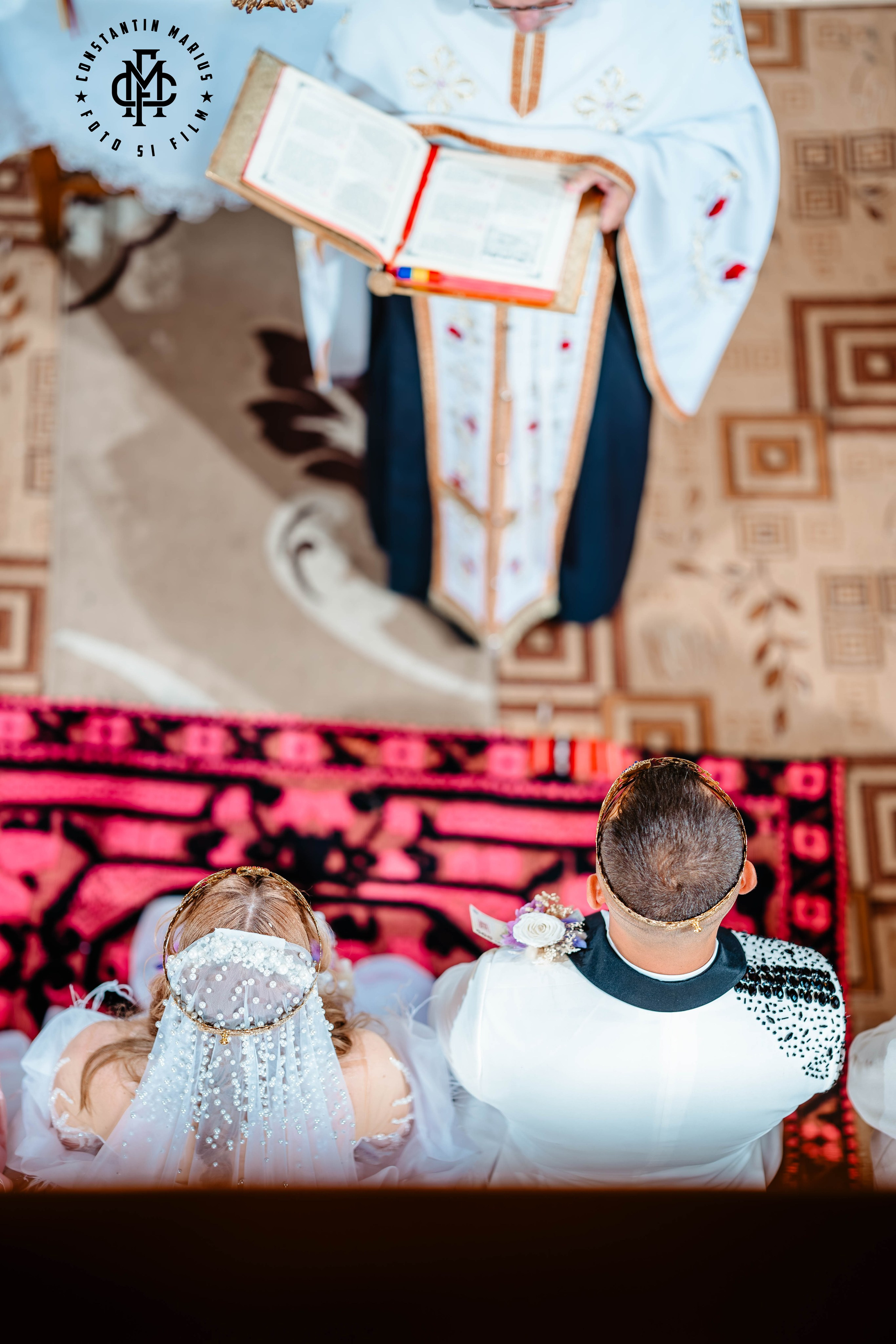 WEDDING PHOTOGRAPHY. DESPRE NOI