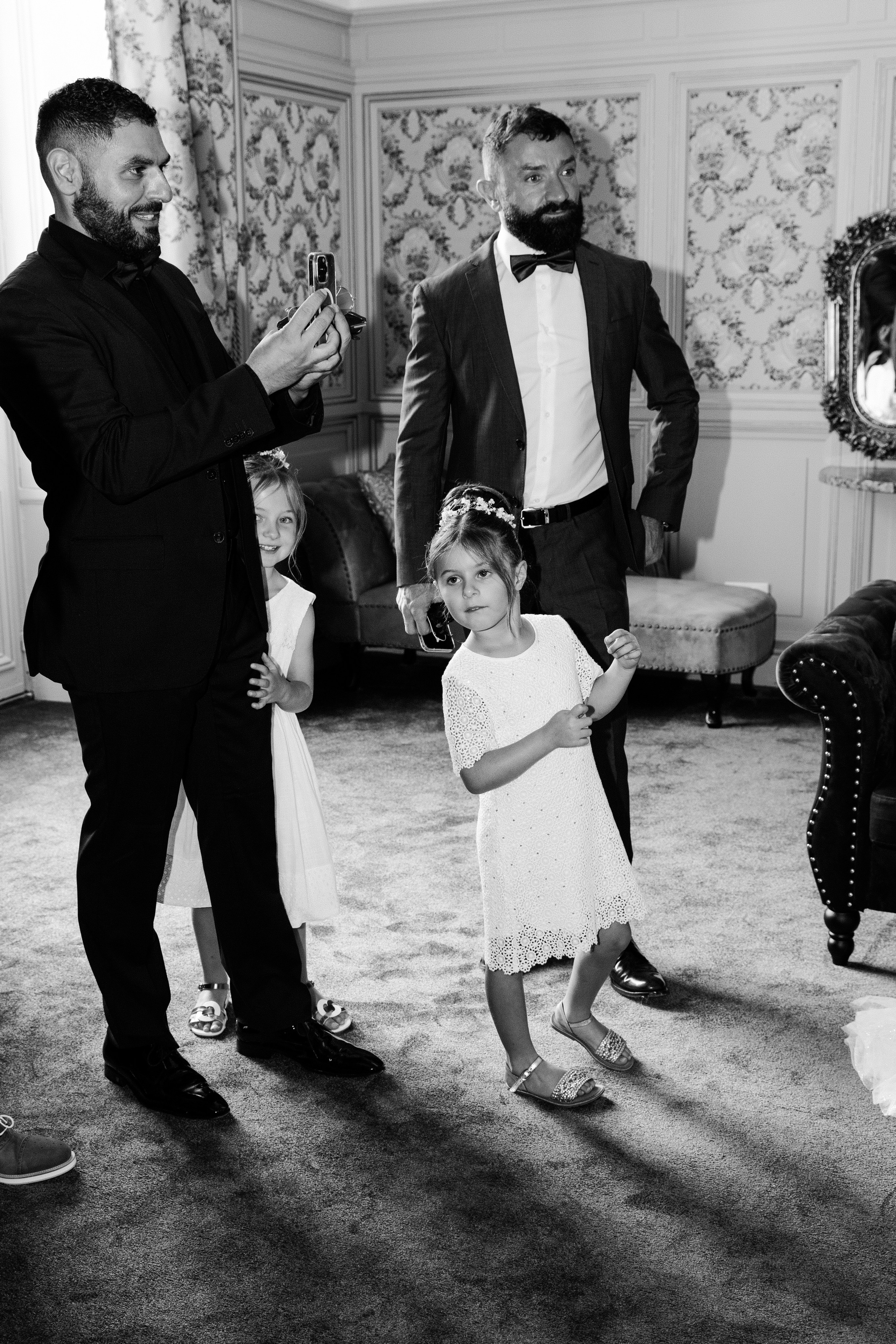 Chloe & Romeo. Photographer in Paris