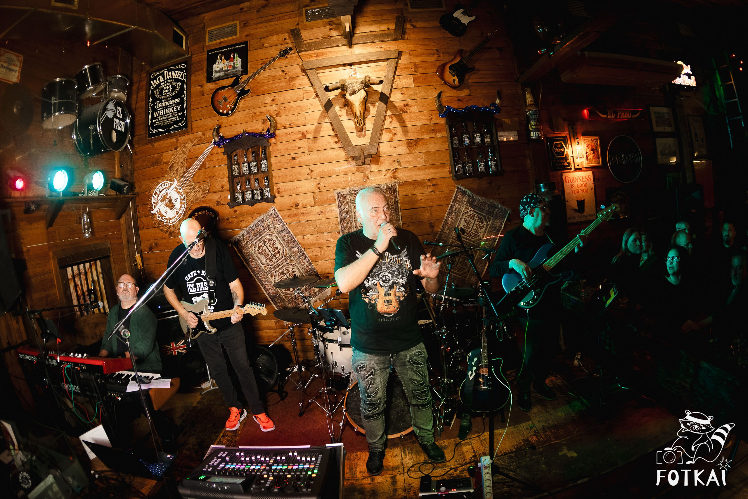 The Galaxy’s live at El Paso Bar Torrevieja: concert photo report | FOTKAI
