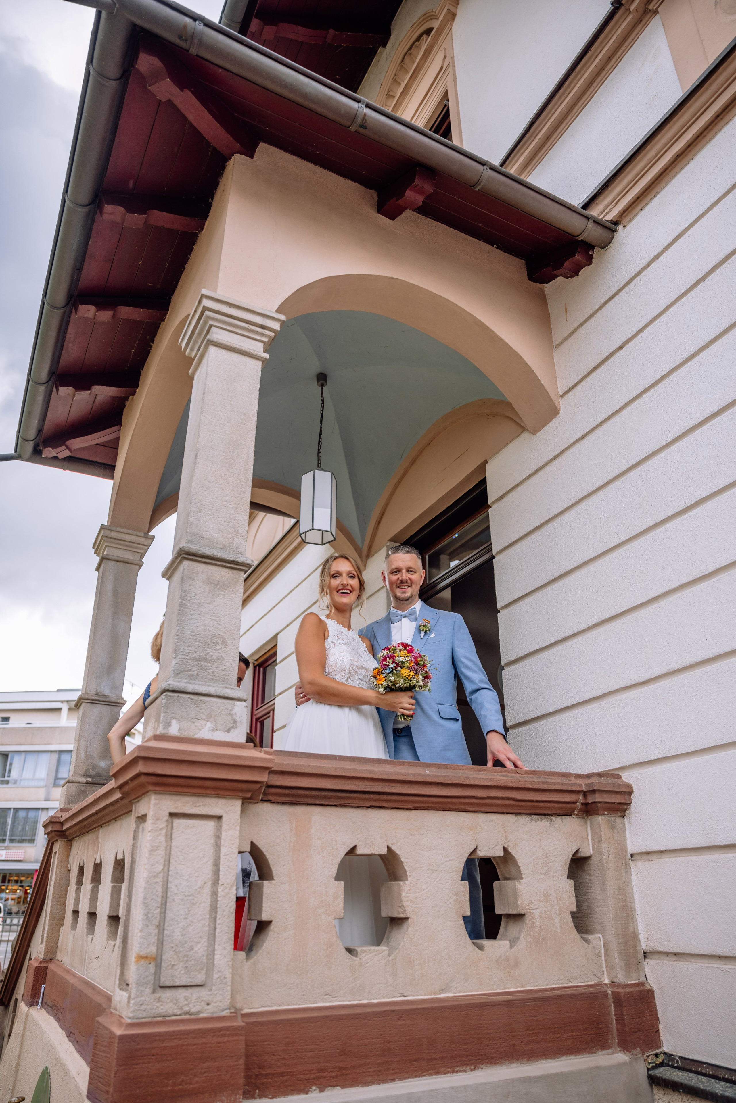Sandra und Kevin: Standesamt Unterföring und Friedensengel. Hochzeitsfotograf München Taufe Familienfotograf Tanja Mauke