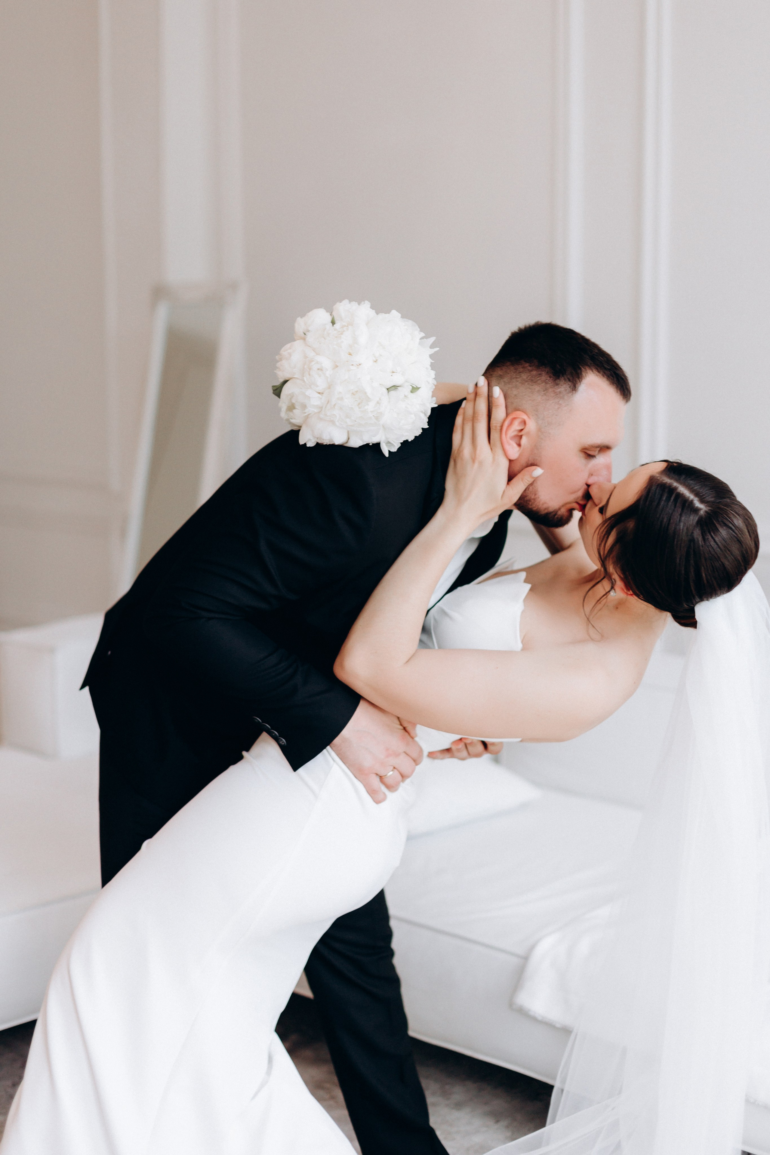 White Wedding. Wedding and Family Photograph