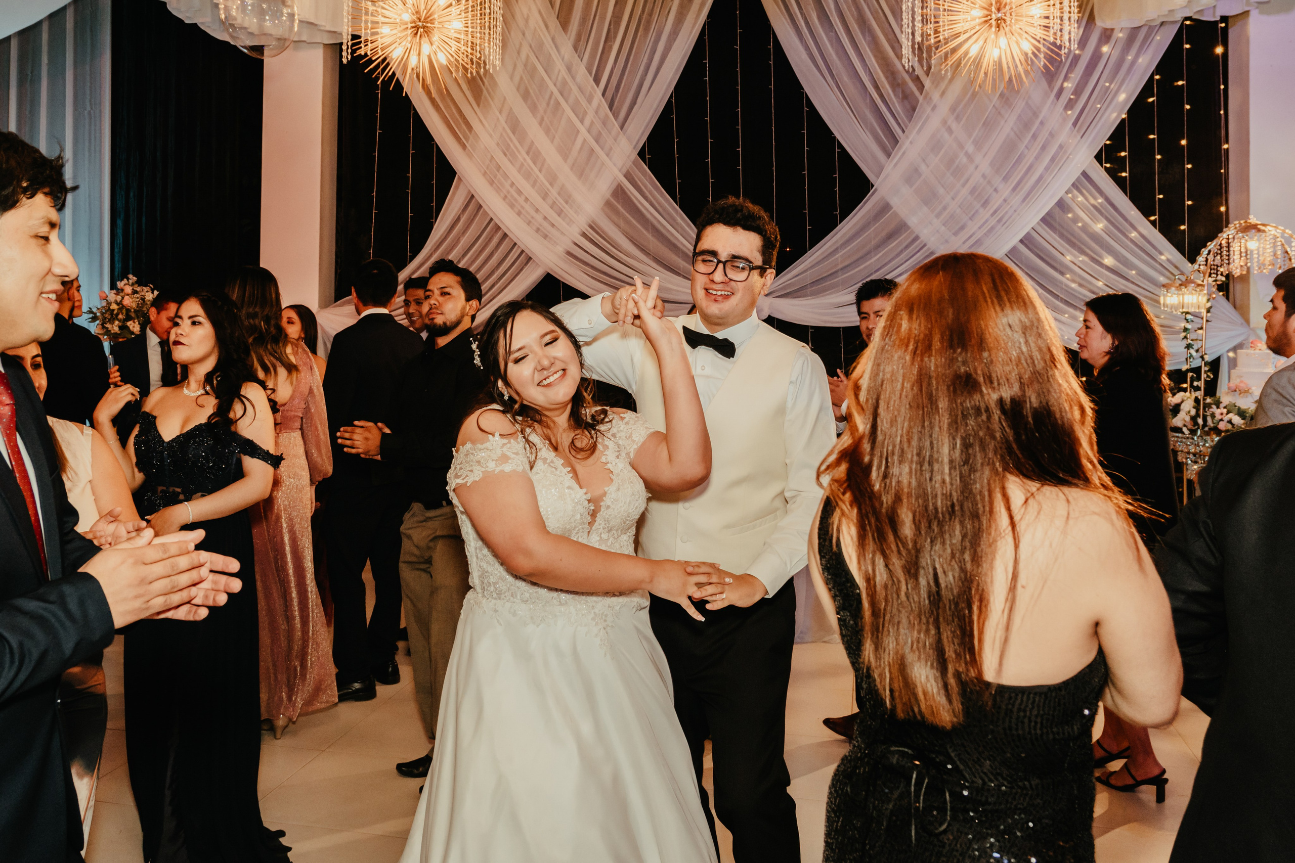 VANIA + LUIS BODA CIVIL. Studio KVTA | Fotografía y Video de Bodas en Arequipa