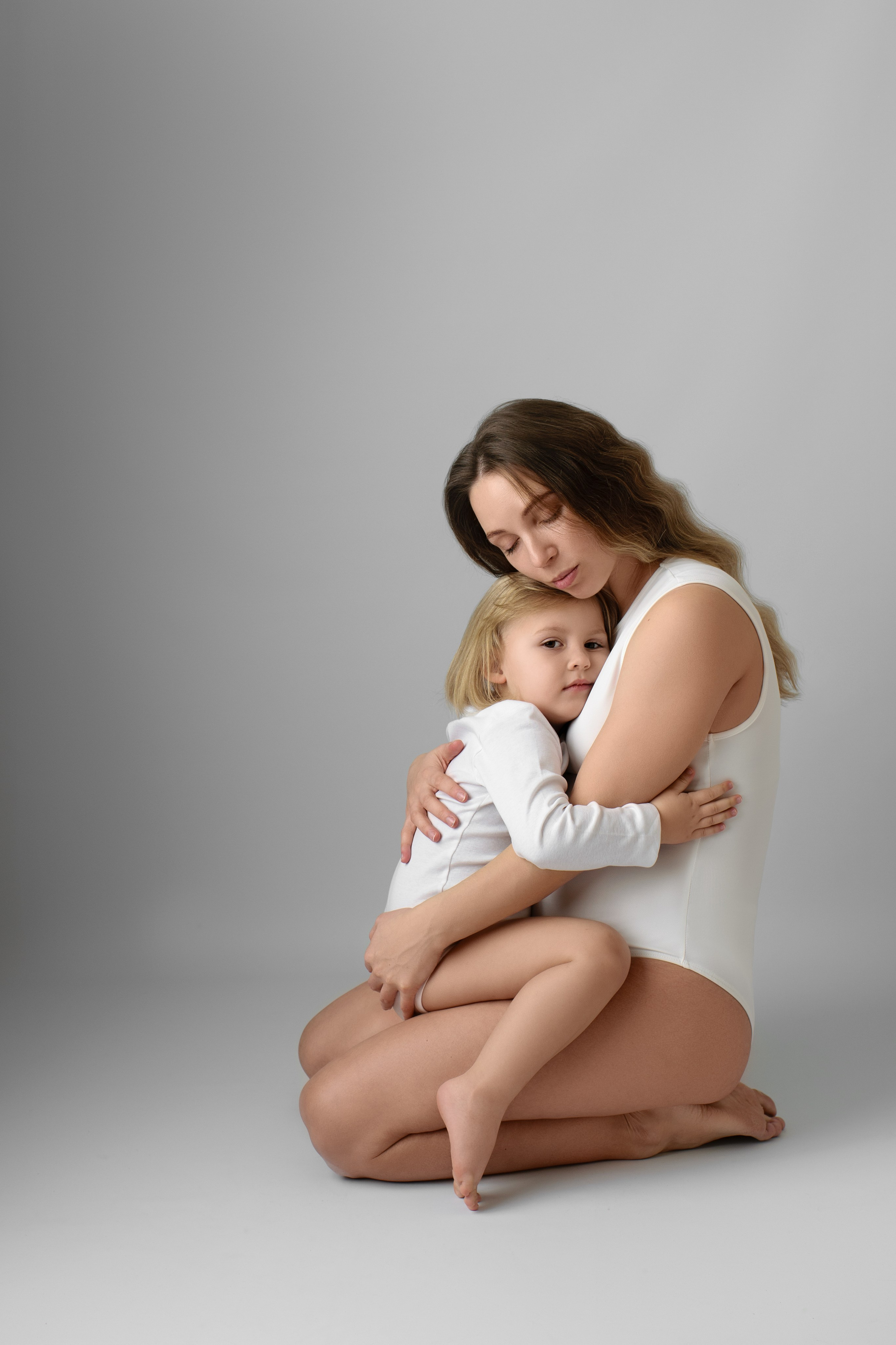 Babybauch Fotoshooting im Studio und on Location. Neugeborene, Baby Fotografin in Düren (NRW) - Vitalina Unruh