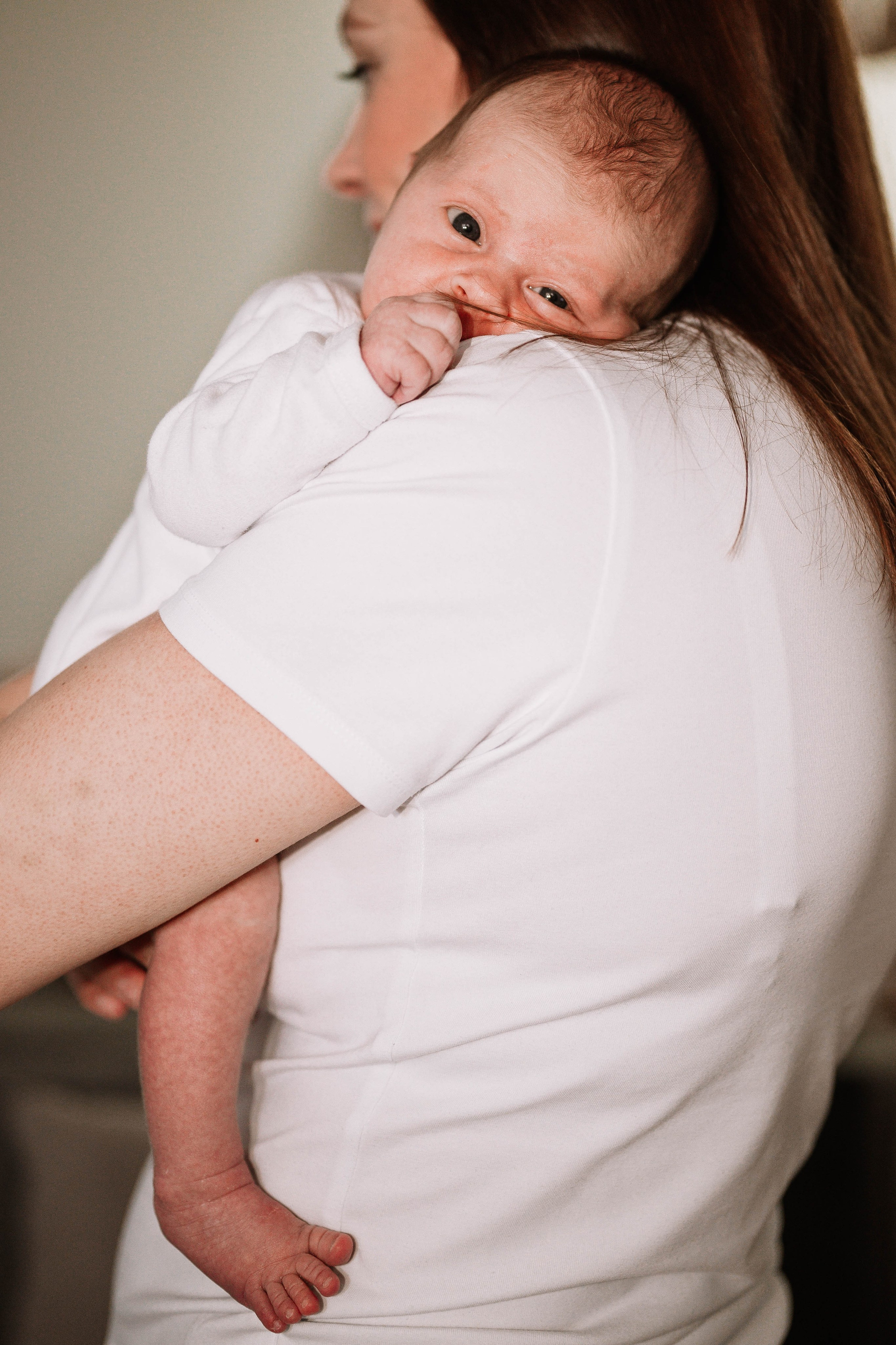 Iva - fotografisanje bebe kod kuće. Dečiji i porodični fotograf