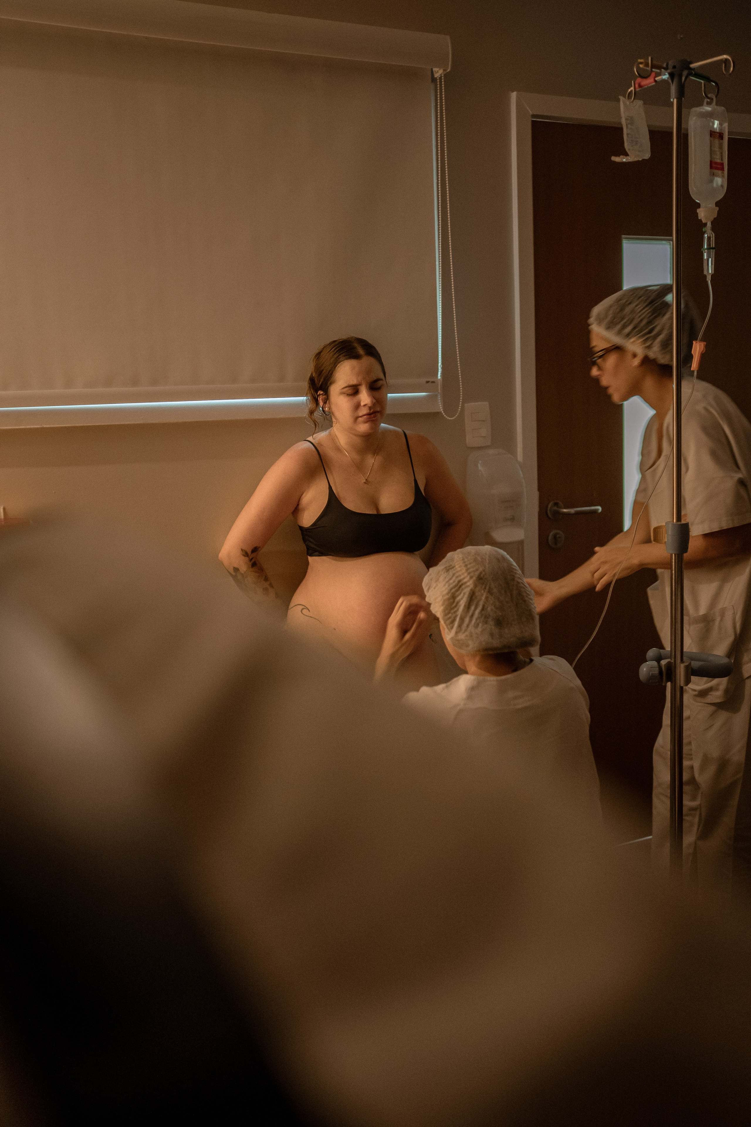 Parto. Filmes e fotos de parto e família com estética cinematográfica