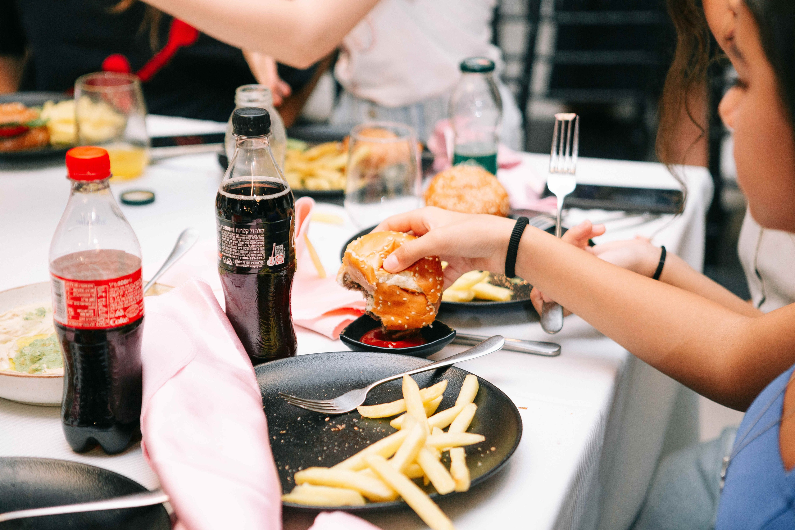 PARTY WITH FRIENDS. Https://shi-photo.com/