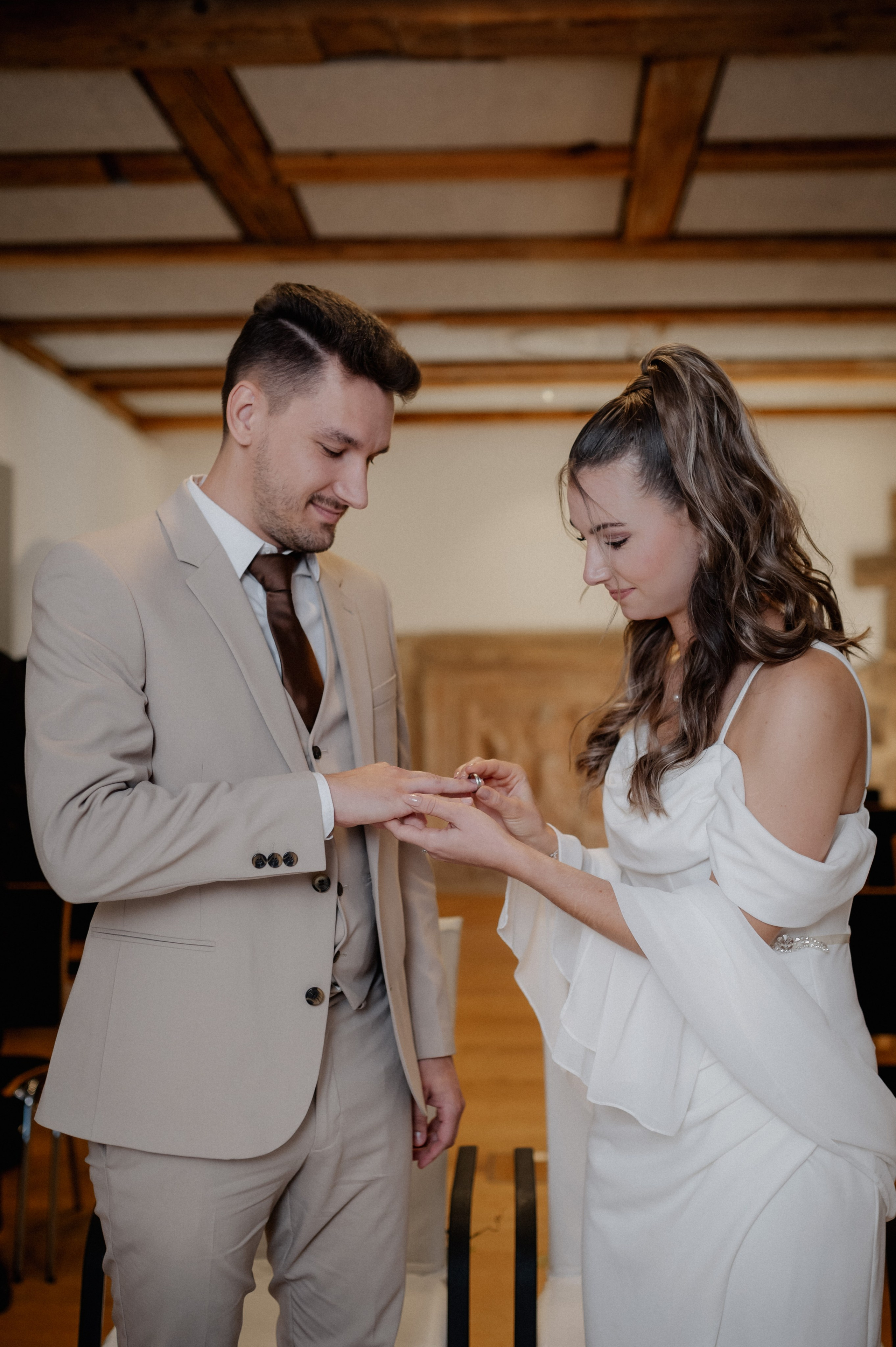 CIVIL WEDDING IN STADTSCHLOSS IN HERRIEDEN. Фотограф в Нюрнберге Ирина Менерт из Ансбаха