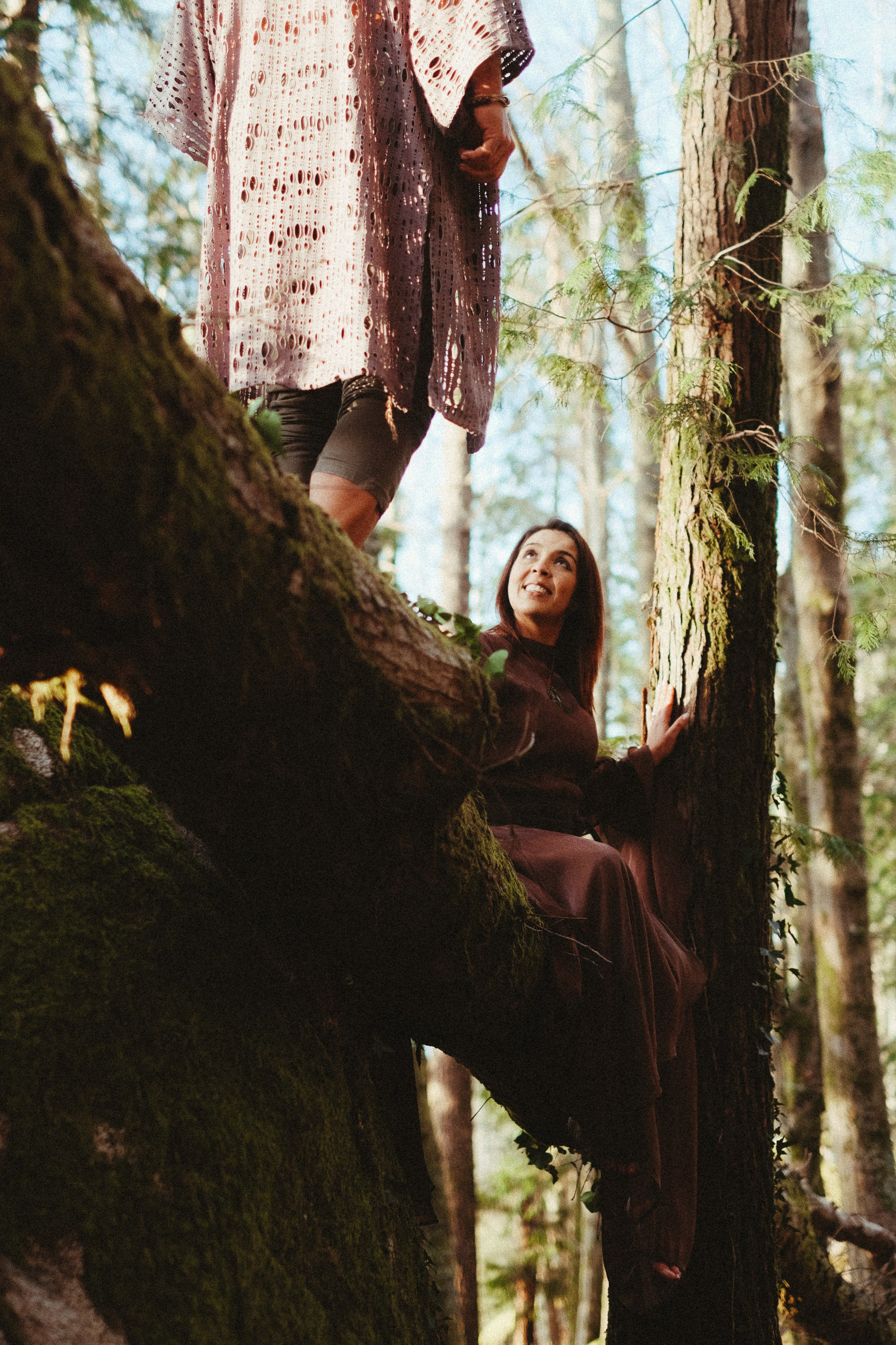Free spirited pre wedding photography in Portuguese woodland