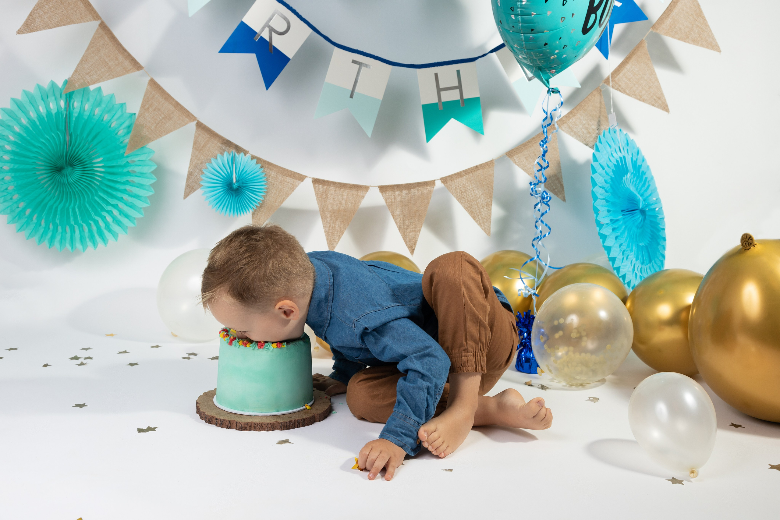 Sitter (6-8 months old). Stevenage, Hertfordshire family, maternity and newborn photographer
