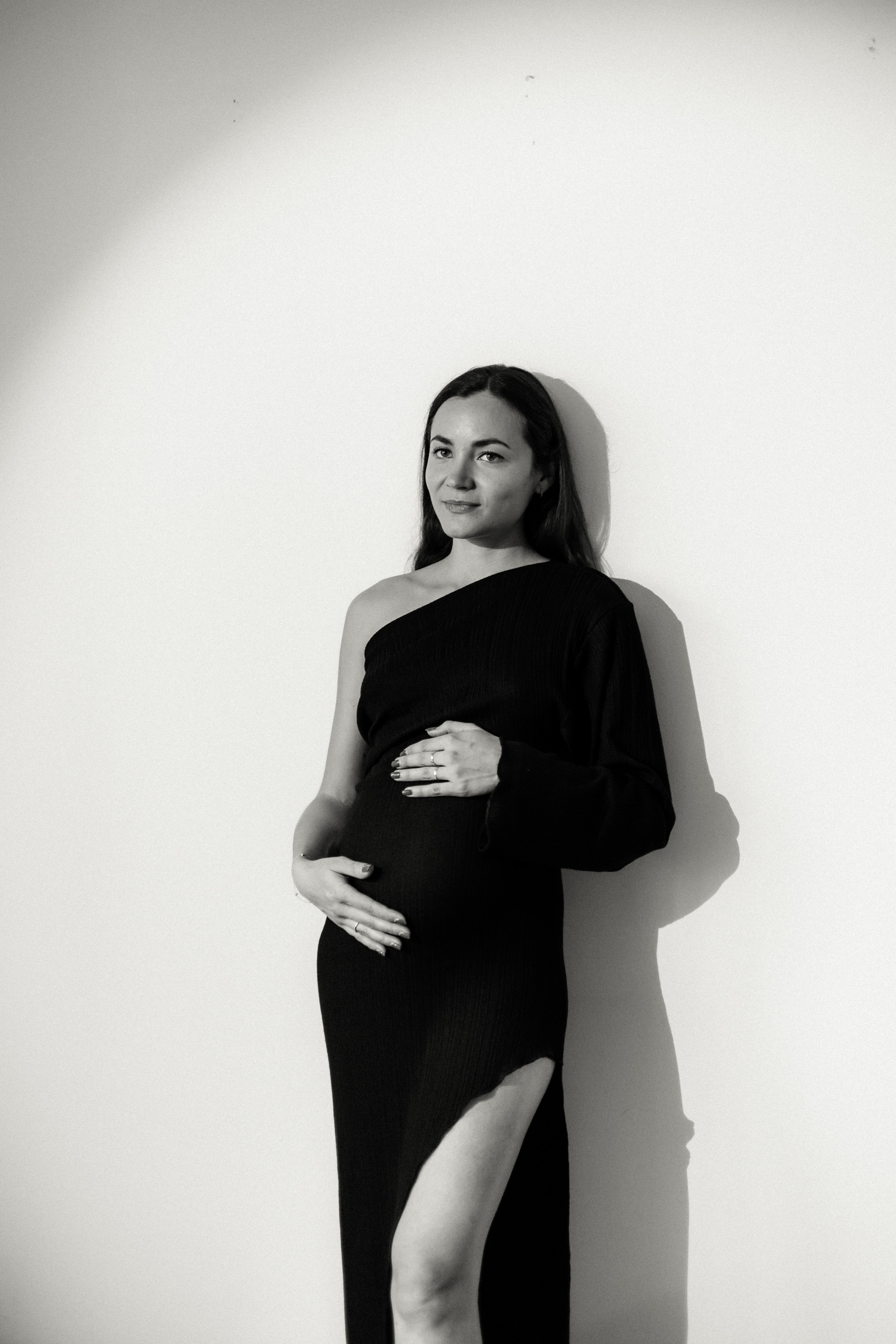 Pregnancy shooting at home. Elena Gorobets. Photographer in Zagreb