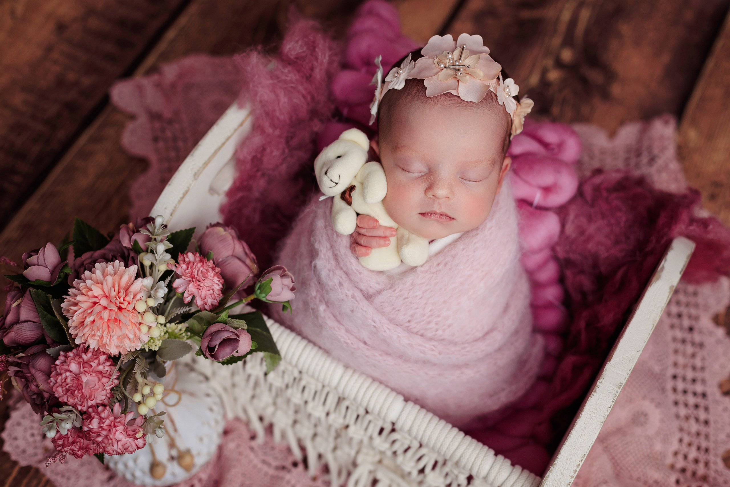 Şedinţe Newborn - Primele amintiri cu bebeluşul tău. Elena Mascan – Fotograf newborn, maternitate, portret, smash the cake & branding personal | La Femme Studio Photograpy|Constanţa