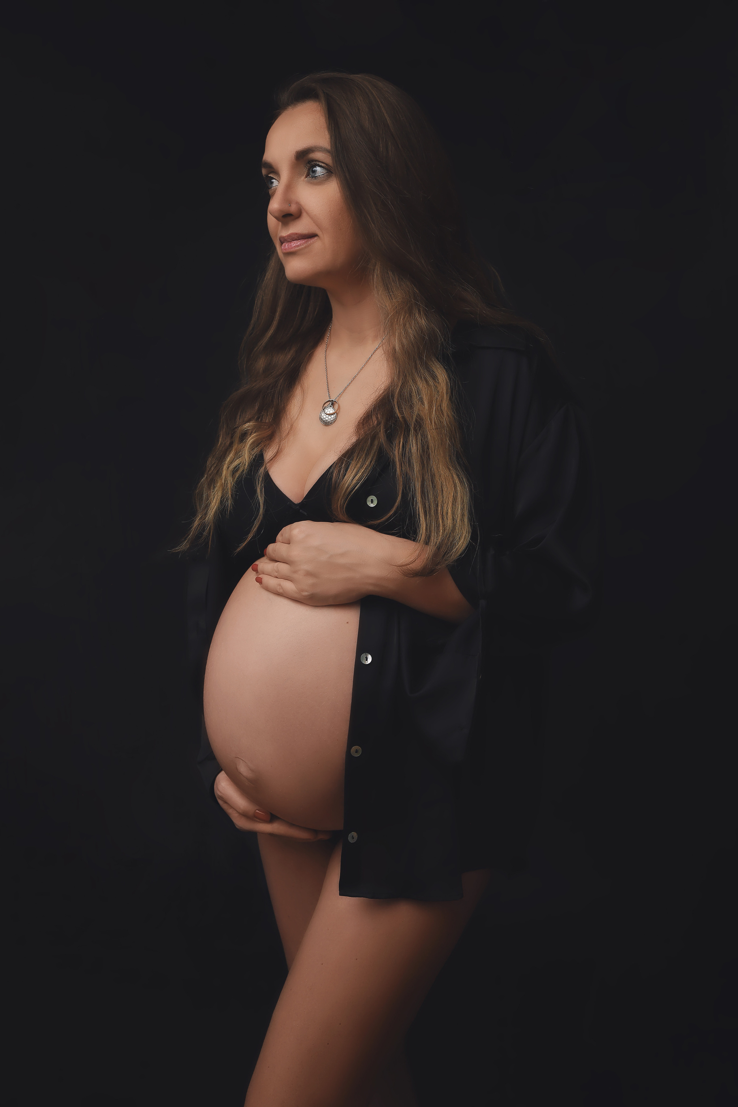 Babybauch. Neugeborene- Schwangerschaft- und Kinder Fotografin in Lehre