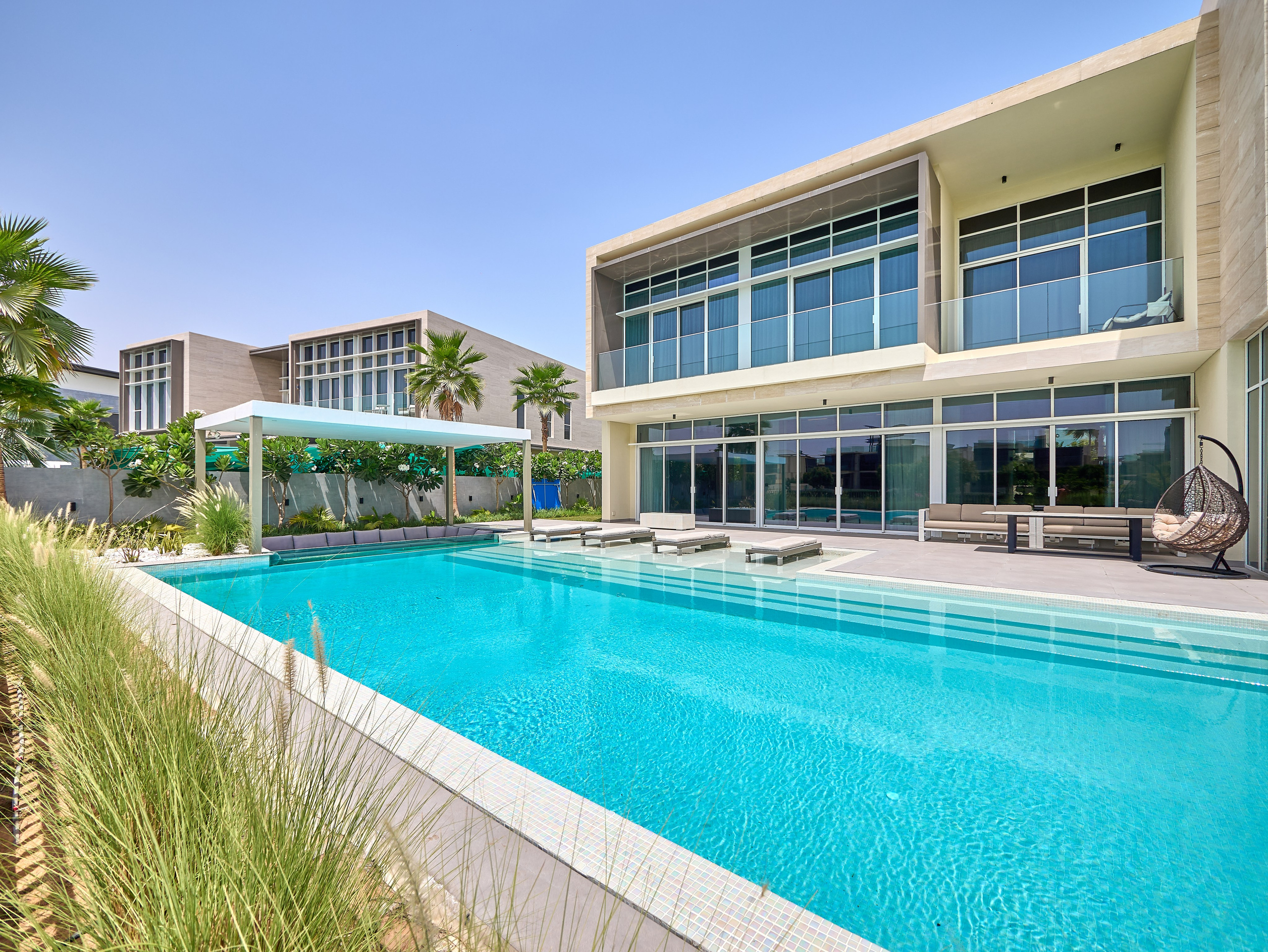 Real Estate Photography in Dubai — Interior & Villa Photos for Bayut, Airbnb, Property Finder. Hotel Photographer in Dubai — Interiors & Commercial by Oleg Novikov