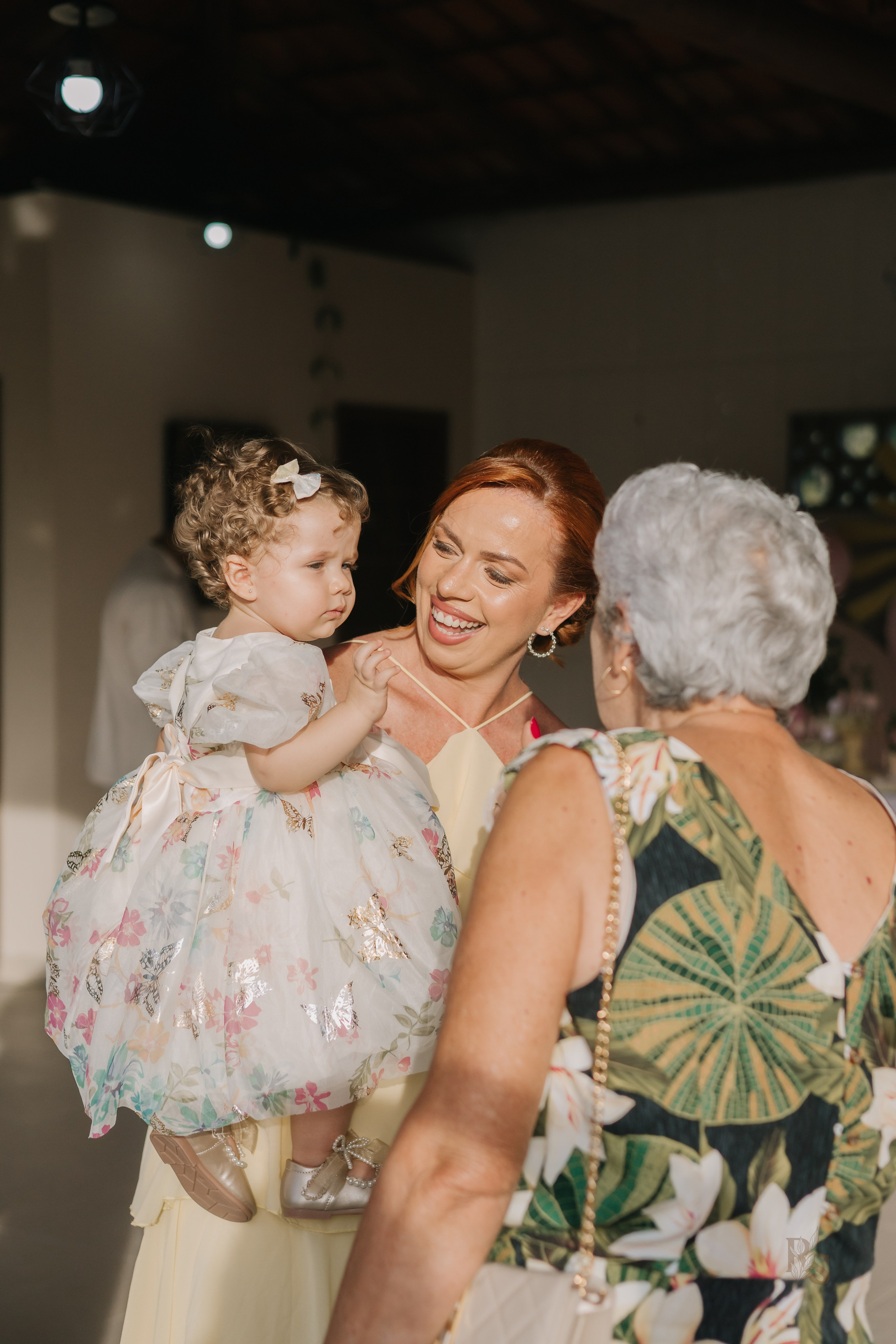 Aurora — 1 ano. Fotógrafo Richard Silvestre — Casamentos na Bahia