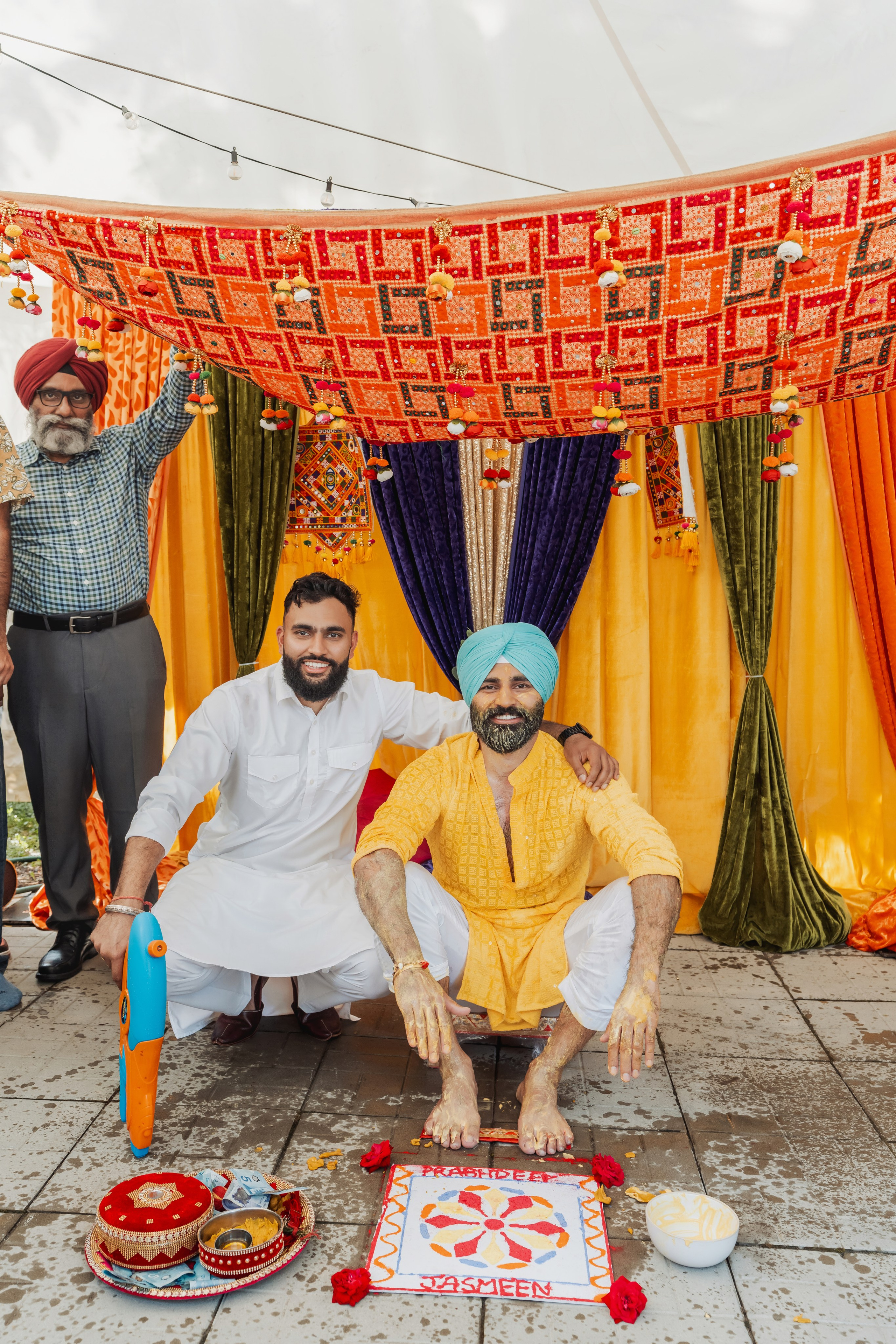 Gagan & Jasmeen. Wedding Photographer & Cinematographer studios