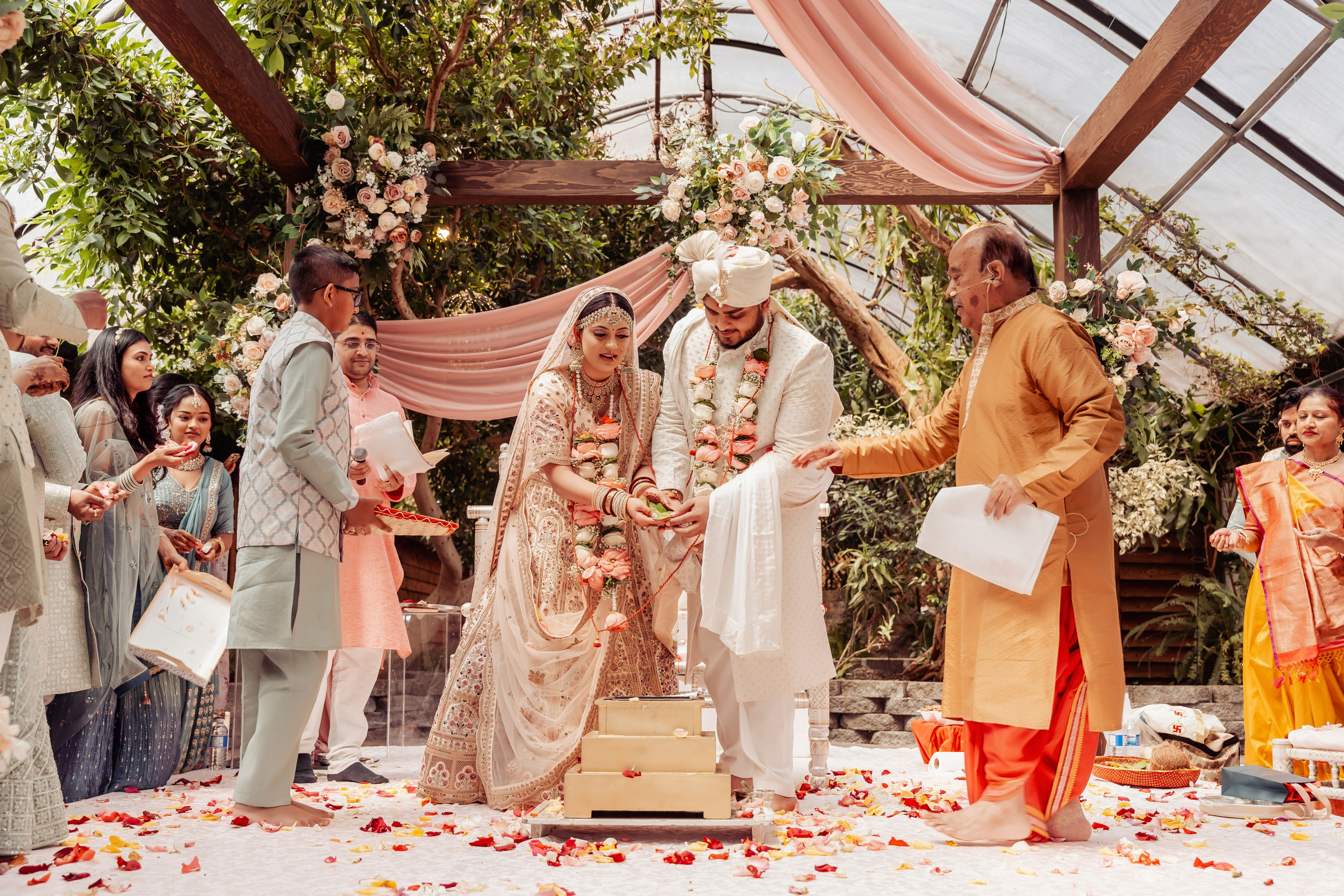 Darshil & Shailja. Wedding Photographer & Cinematographer studios