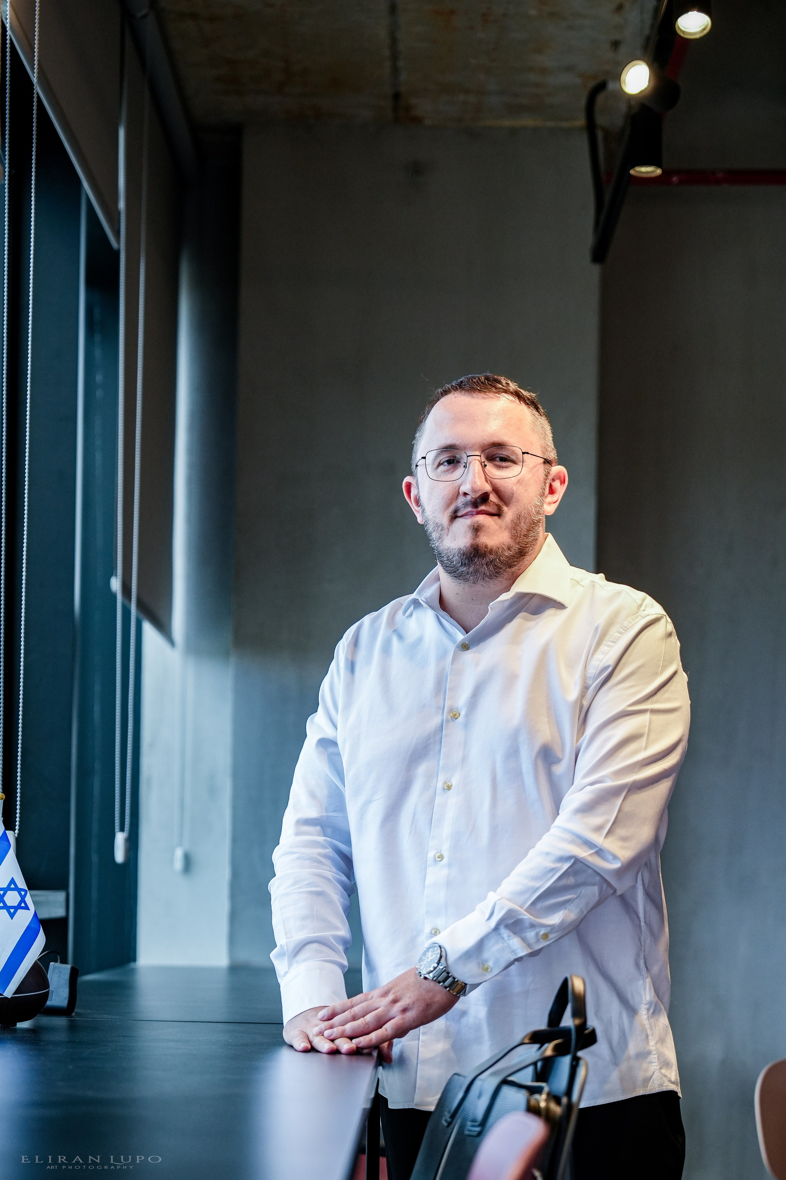 קטלוג צילומי תדמית. לופו צלמים — צילום חתונות ואירועים