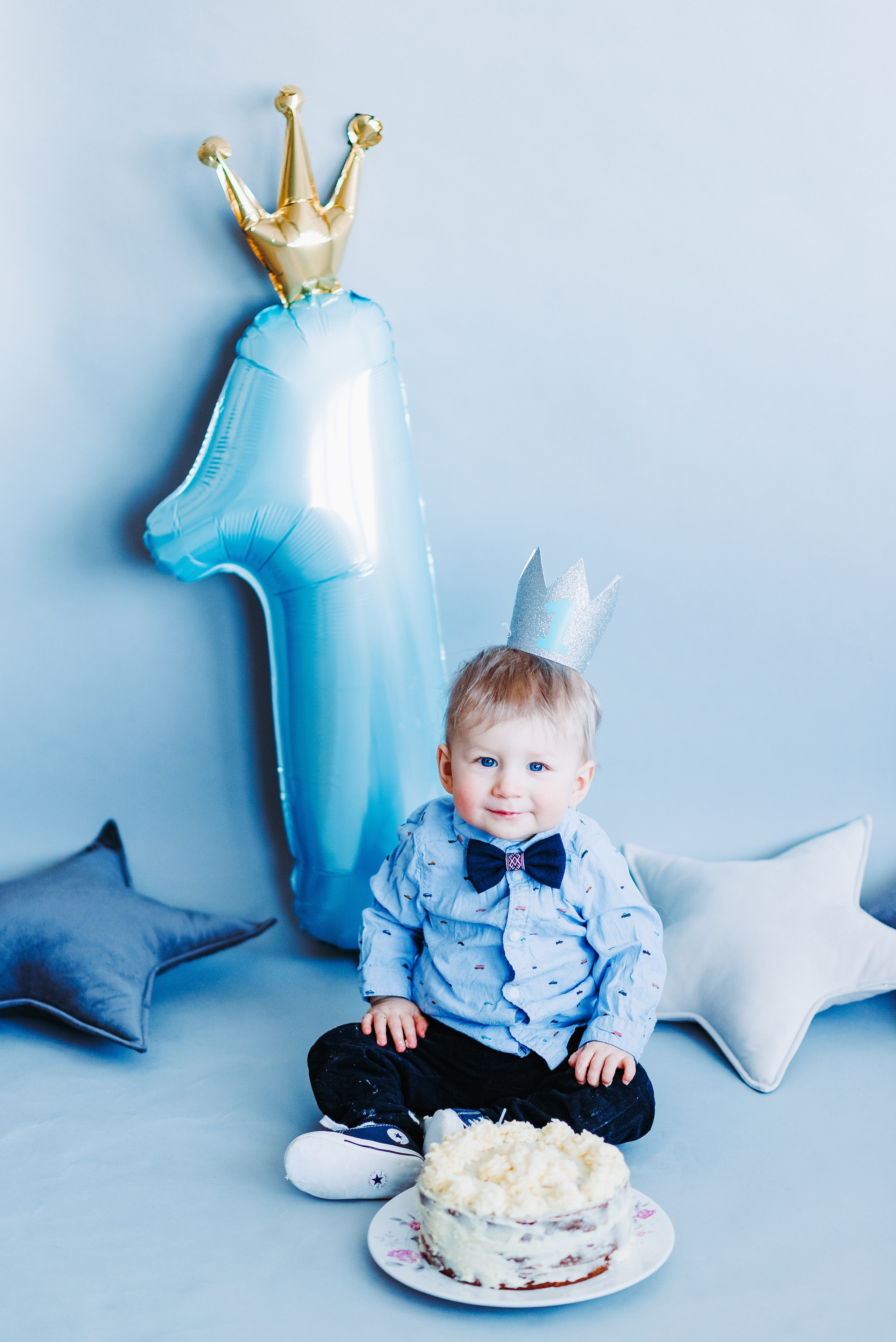 Smash the cake. Family and portrait photographer Natalja Biteniece