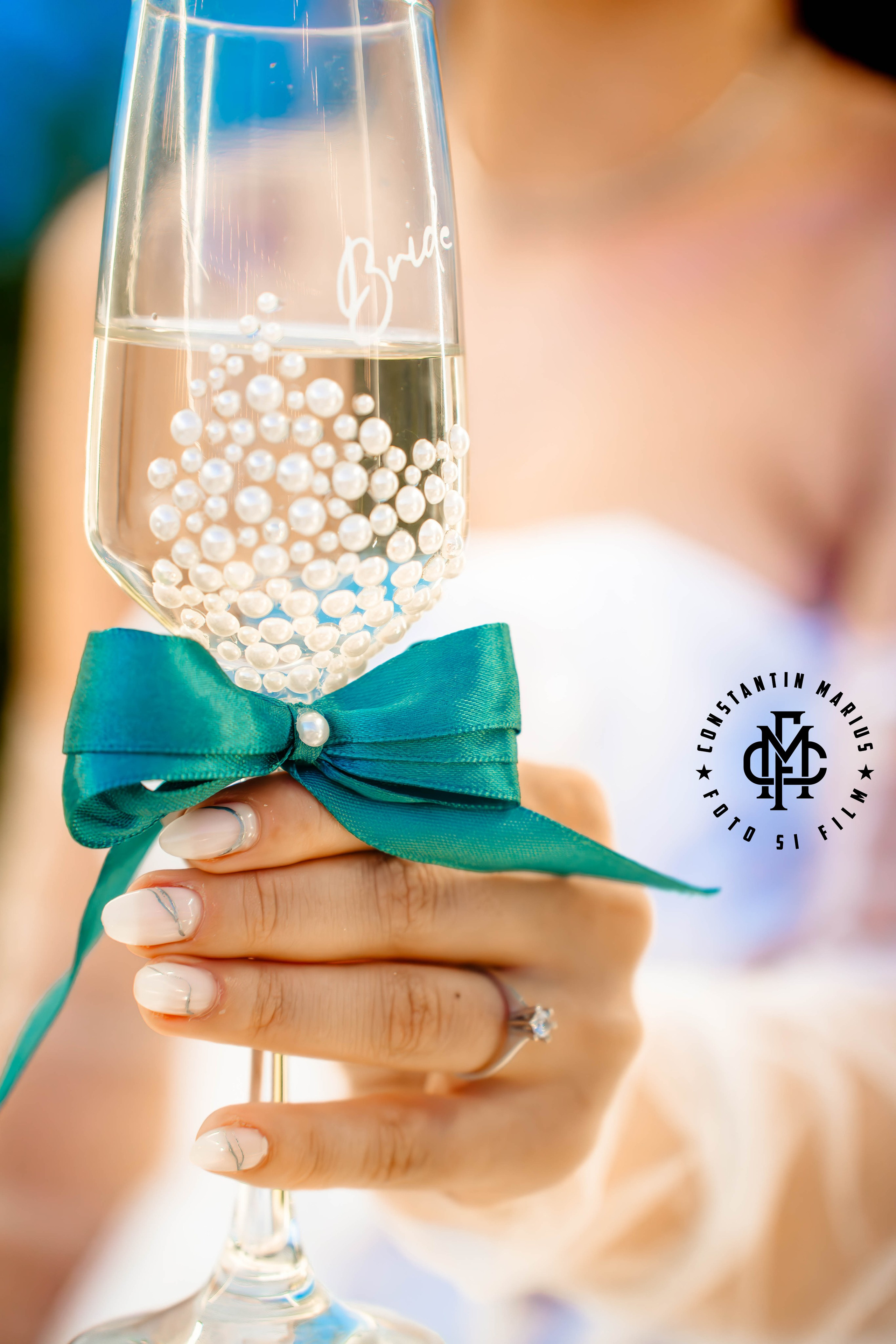 WEDDING PHOTOGRAPHY. DESPRE NOI