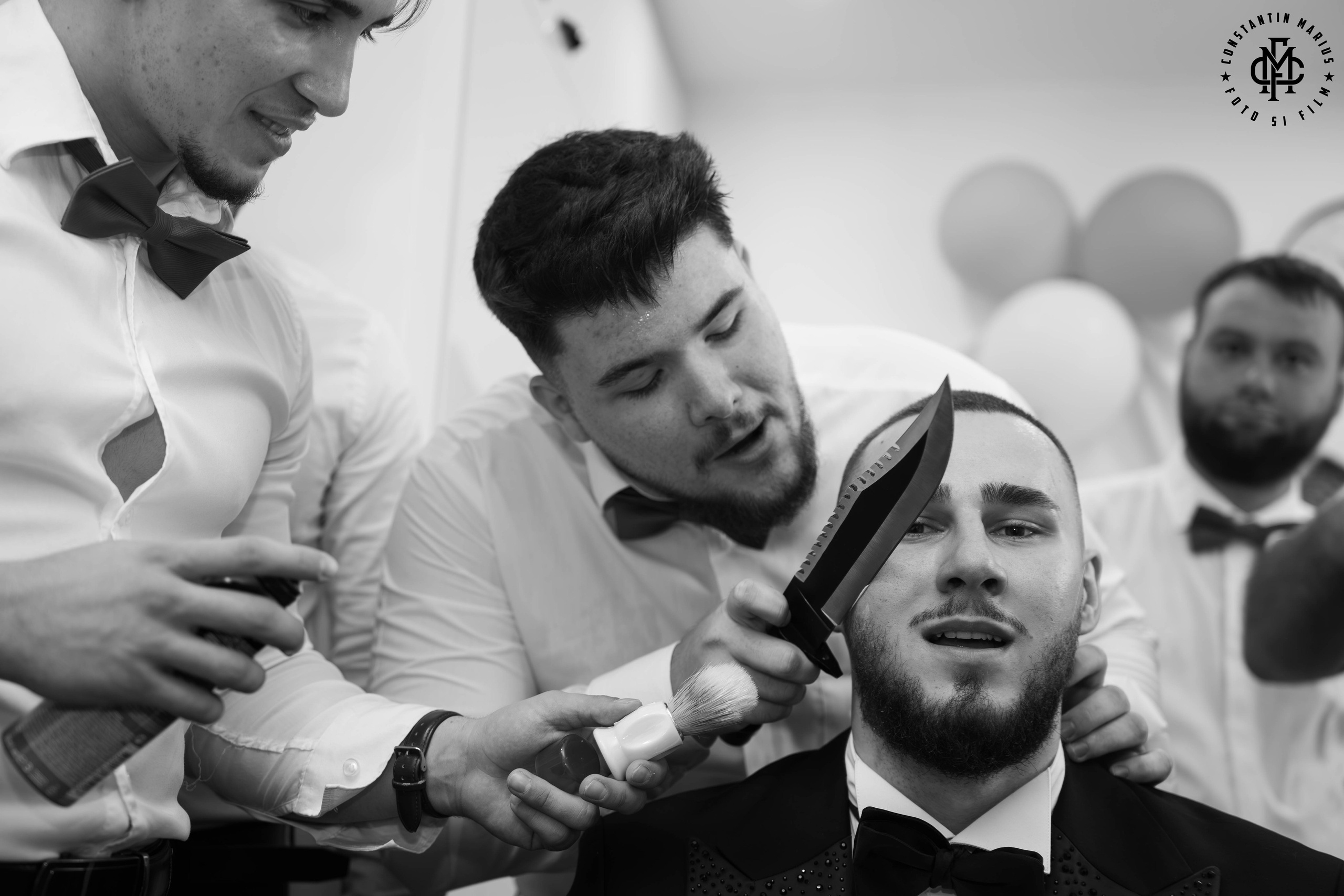 WEDDING PHOTOGRAPHY. DESPRE NOI