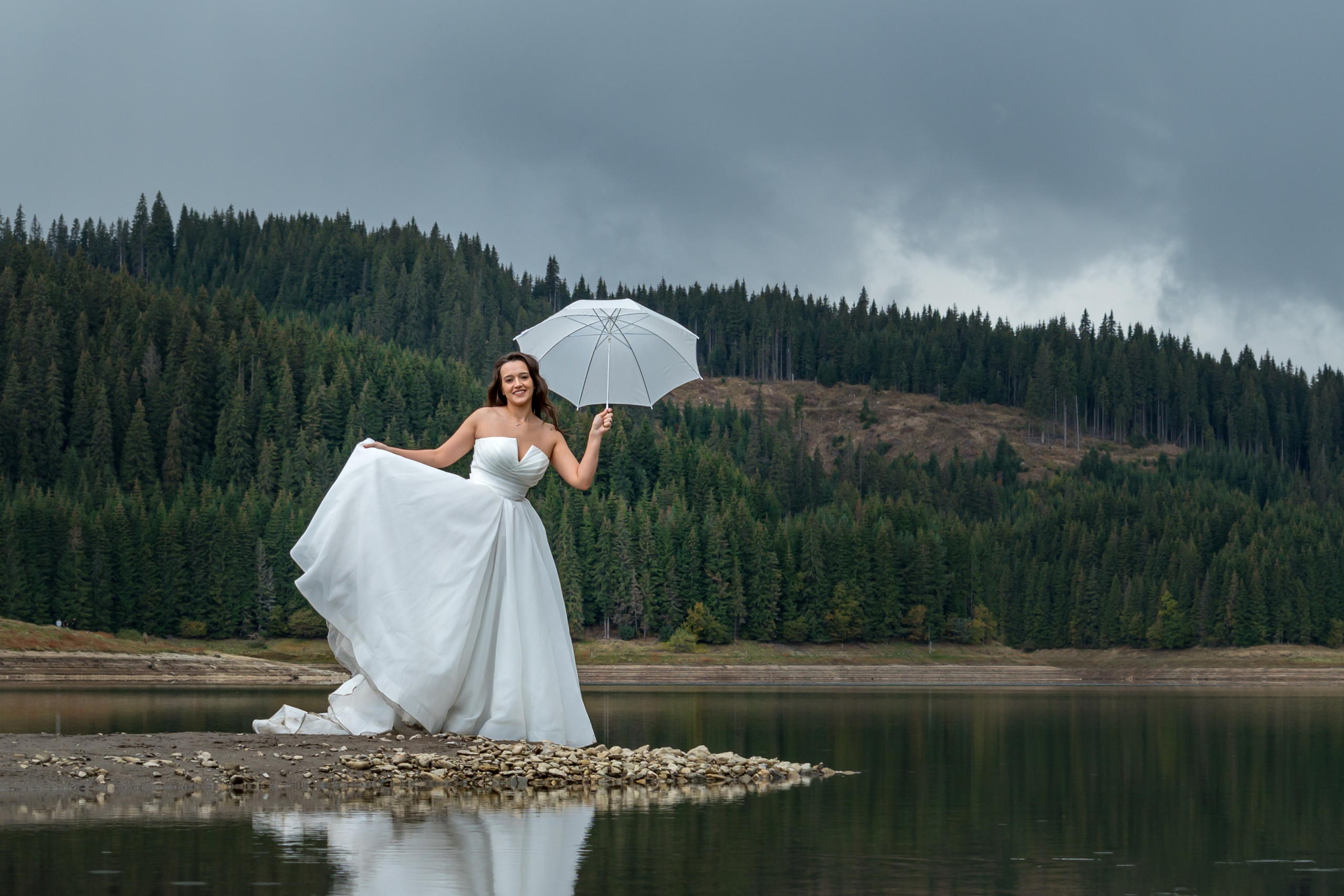 TRASH THE DRESS