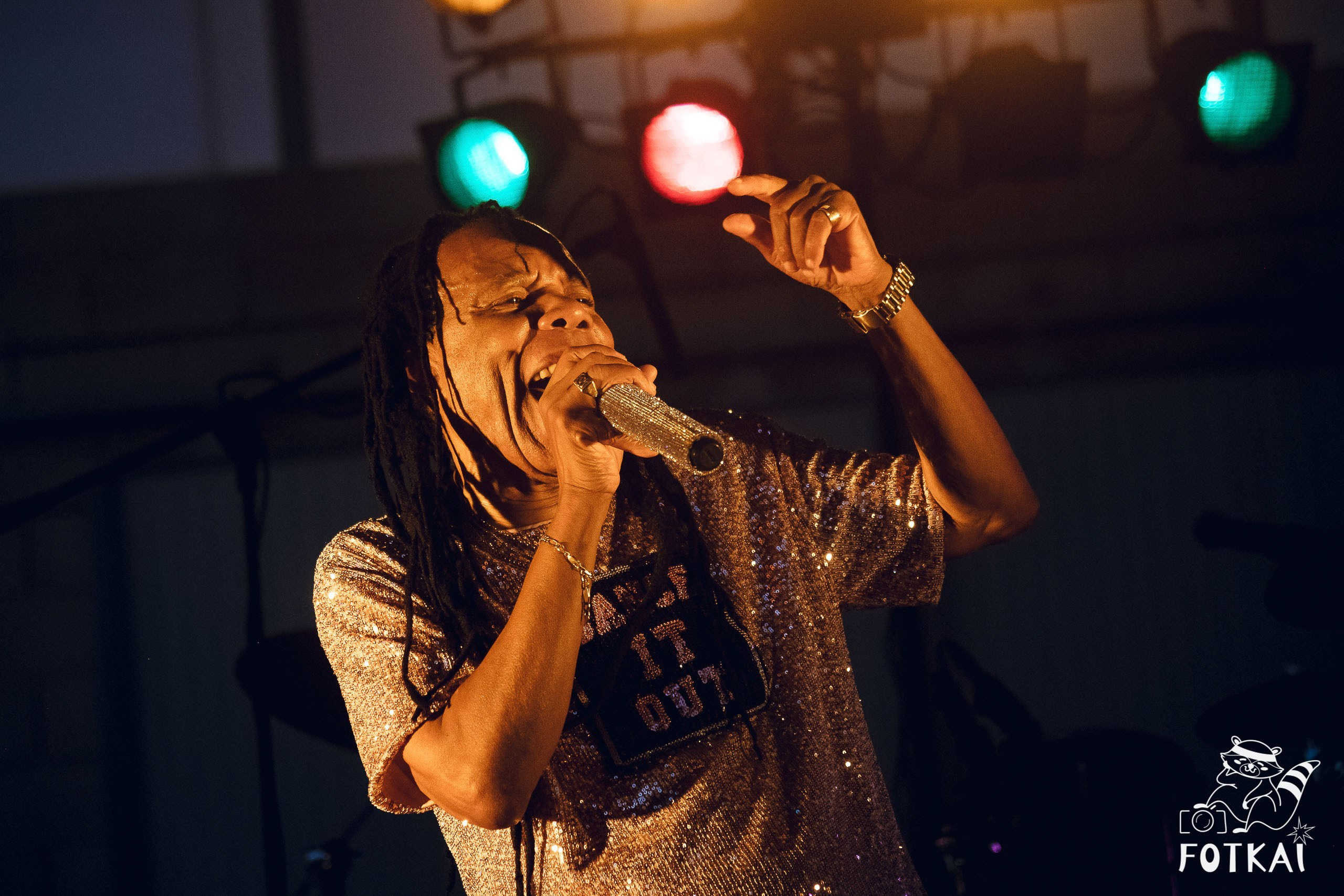 Héroes de la Semana — Historias reales, rostros únicos y momentos auténticos de la vida nocturna y urbana | FOTKAI