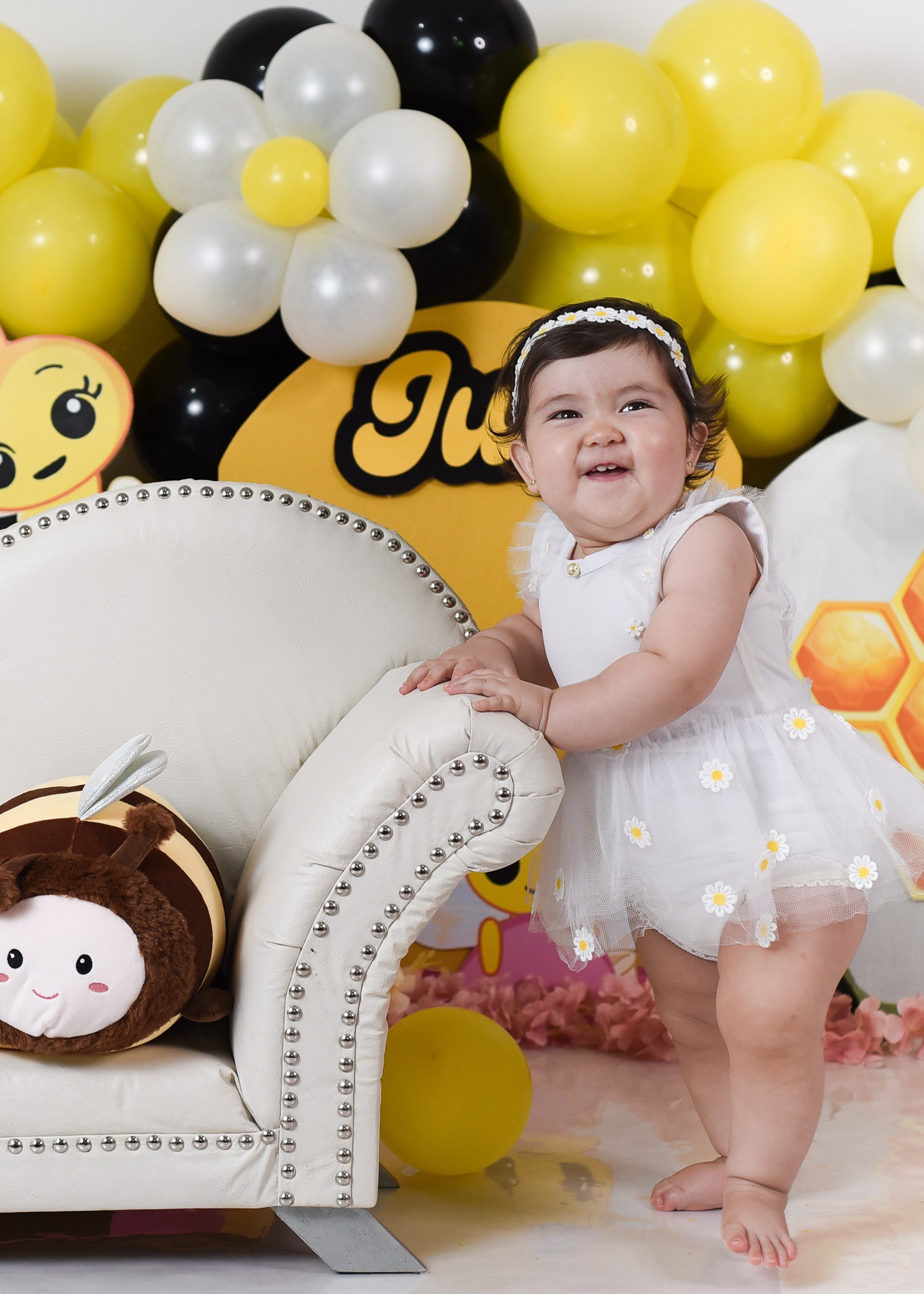 Sesión 1er añito de Juli. Temática: Abejita de Plim Plim +  Mini Sesión Navideña. Fotografo de casamiento en misiones y fotógrafo de familia  Posadas