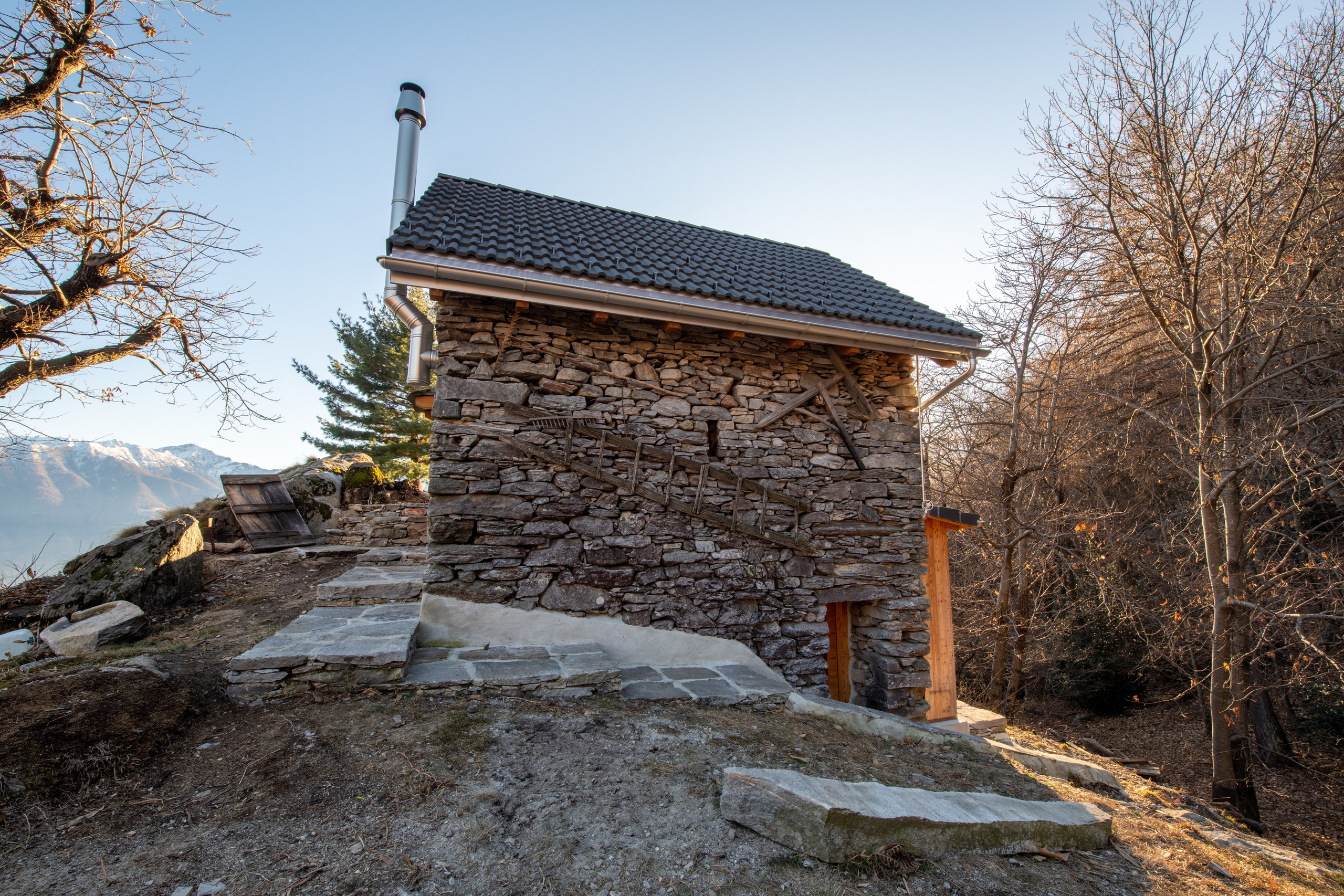 Rustico, VAL RESA, TICINO. Hallo! Ich bin Elena und arbeite als Immobilienfotografin