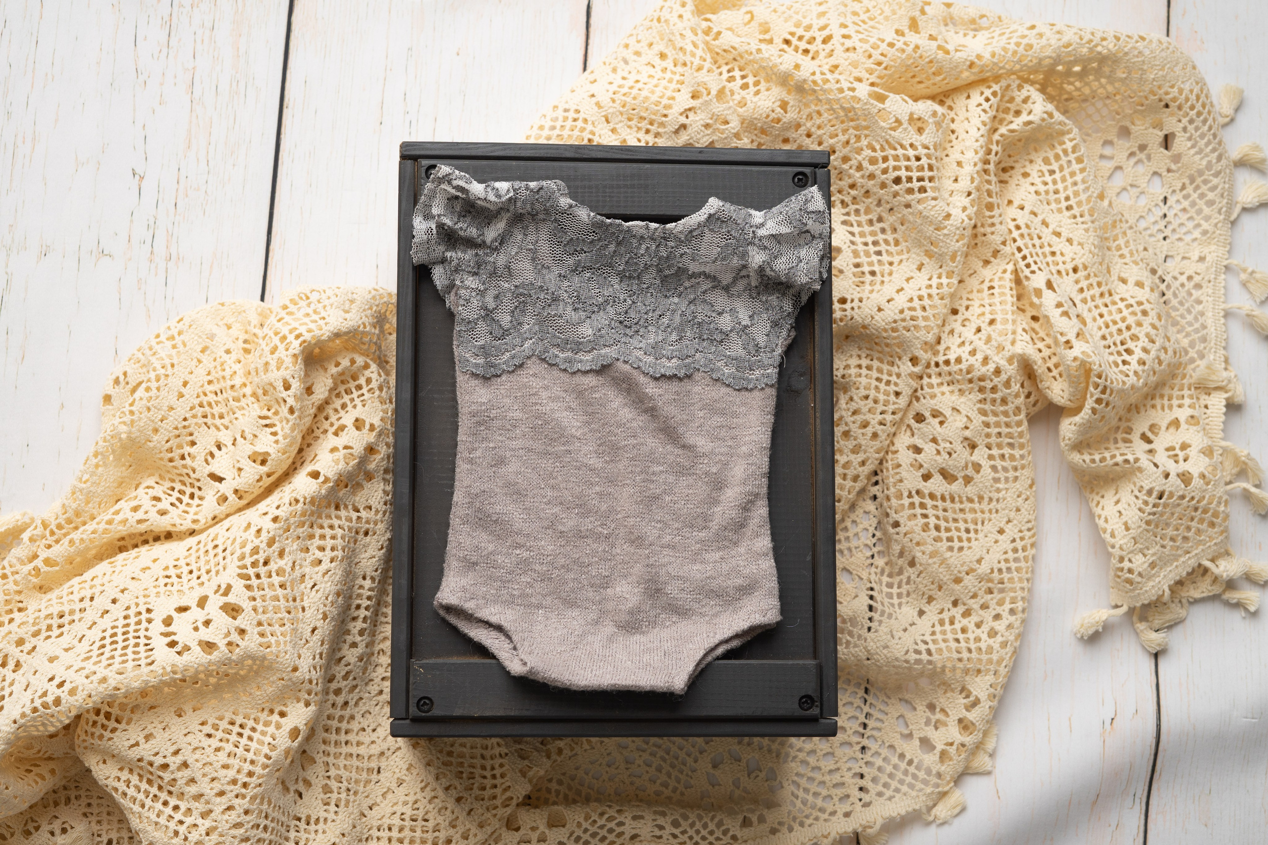 Outfits for Girls. Newborn Photographer and life casting in Dubai Dariya Saeed