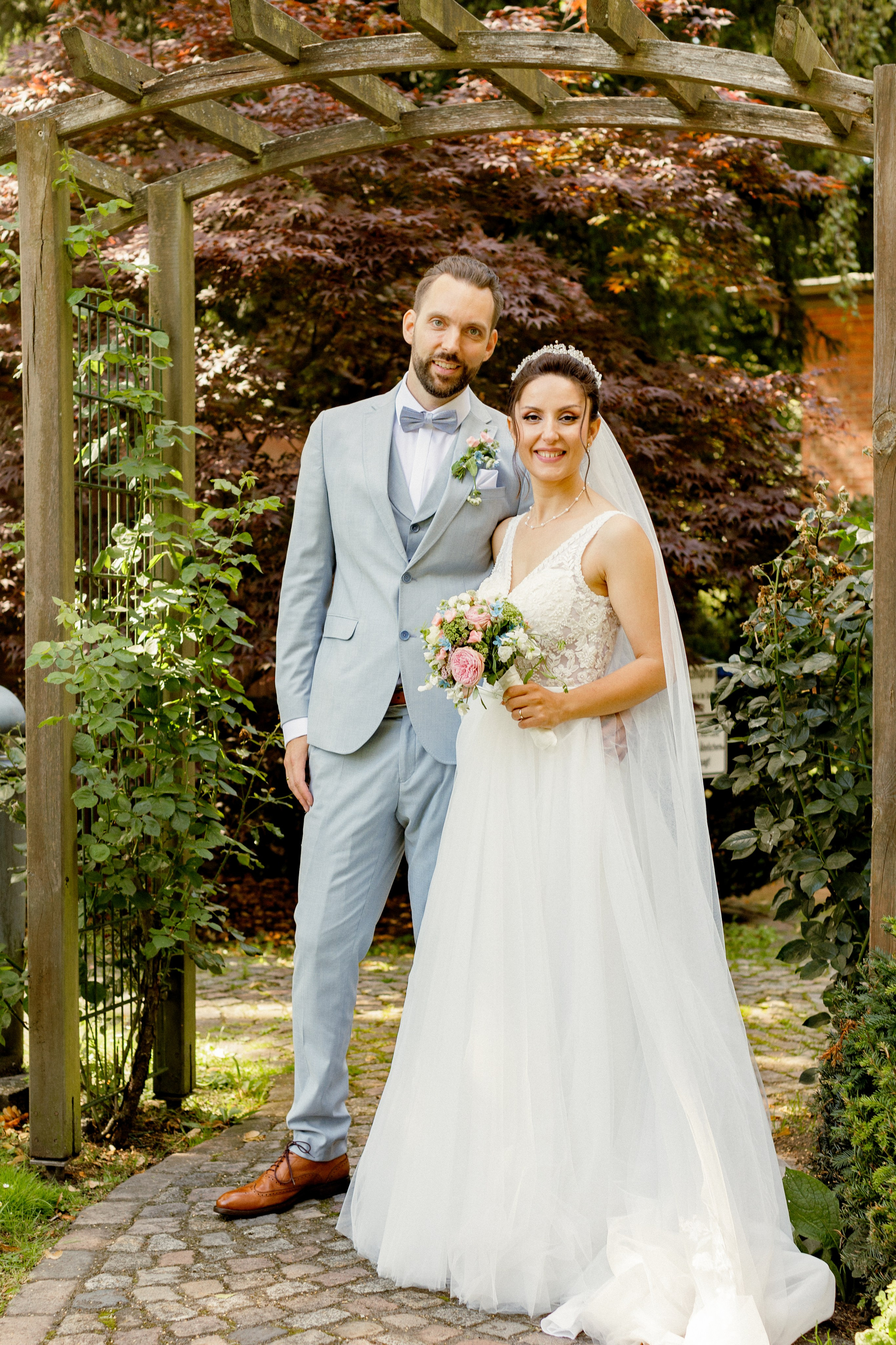 Hochzeitsfotografie in der Weißen Villa Elmshorn | Historischer Charme in Schleswig-Holstein. Hochzeitsfotograf und Hochzeitsvideograf aus Hamburg | Roka21Film