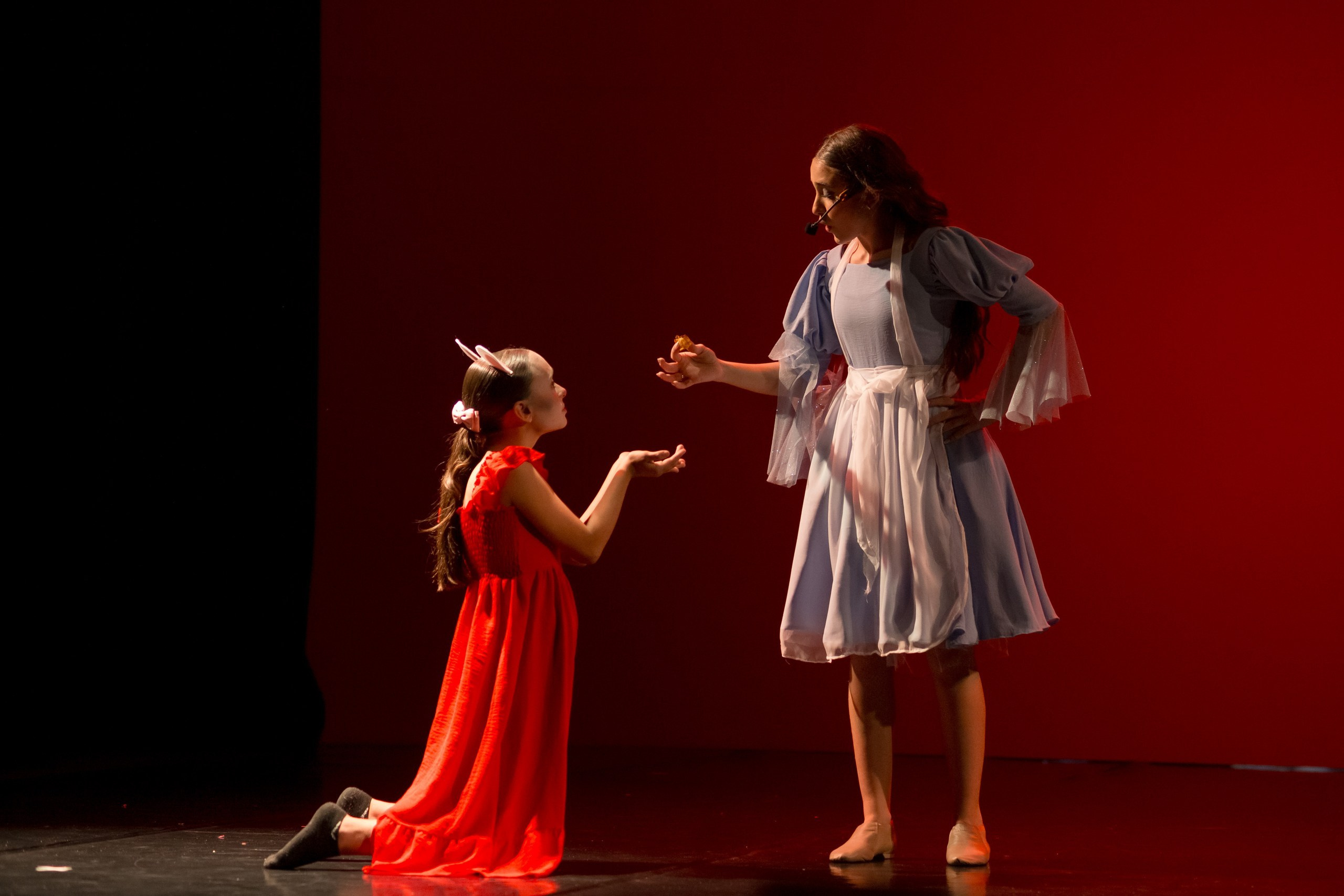 Espetáculo Teatral Alice no País das Maravilhas — Recriarte