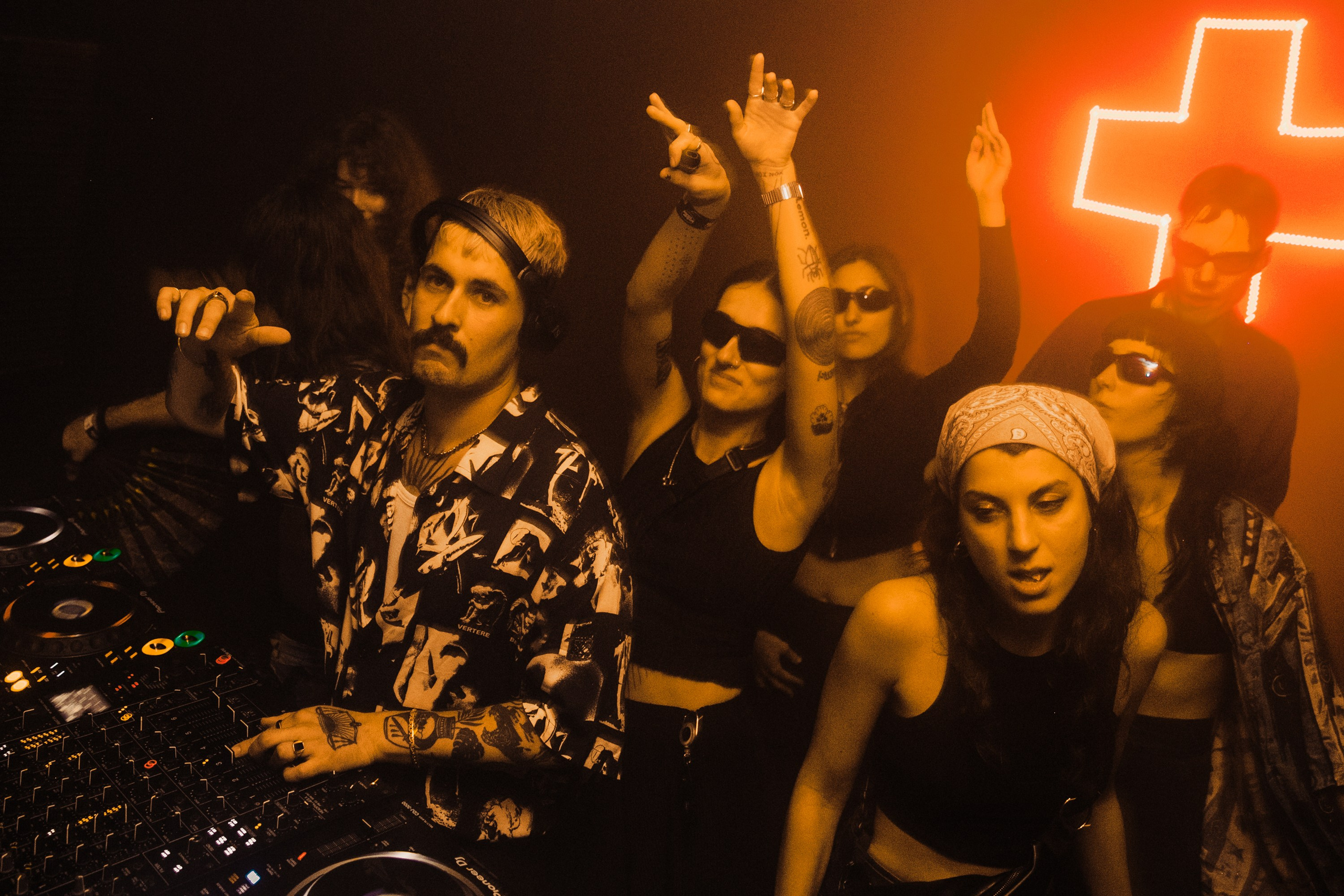 Elektroniskās mūzikas pasākums. Sandra Garanca Portrait and event photographer