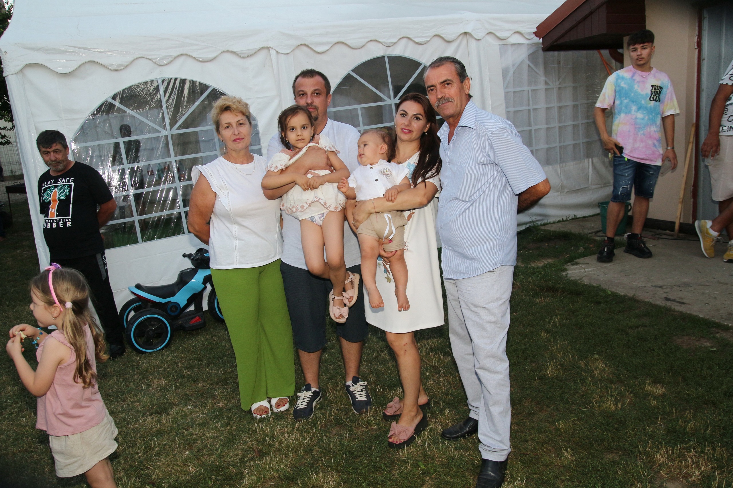 BYZO MEDIA. PETRU BYZO - family and children photographer in ROMANIA